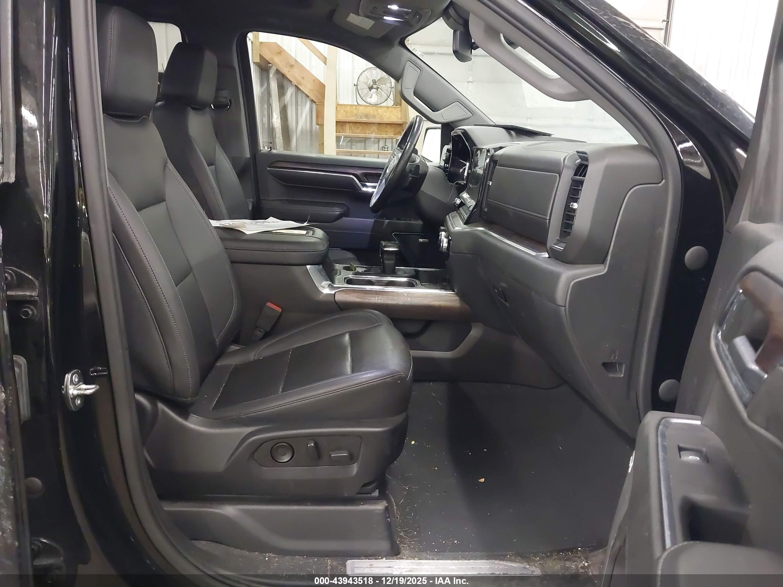 GMC SIERRA image 5