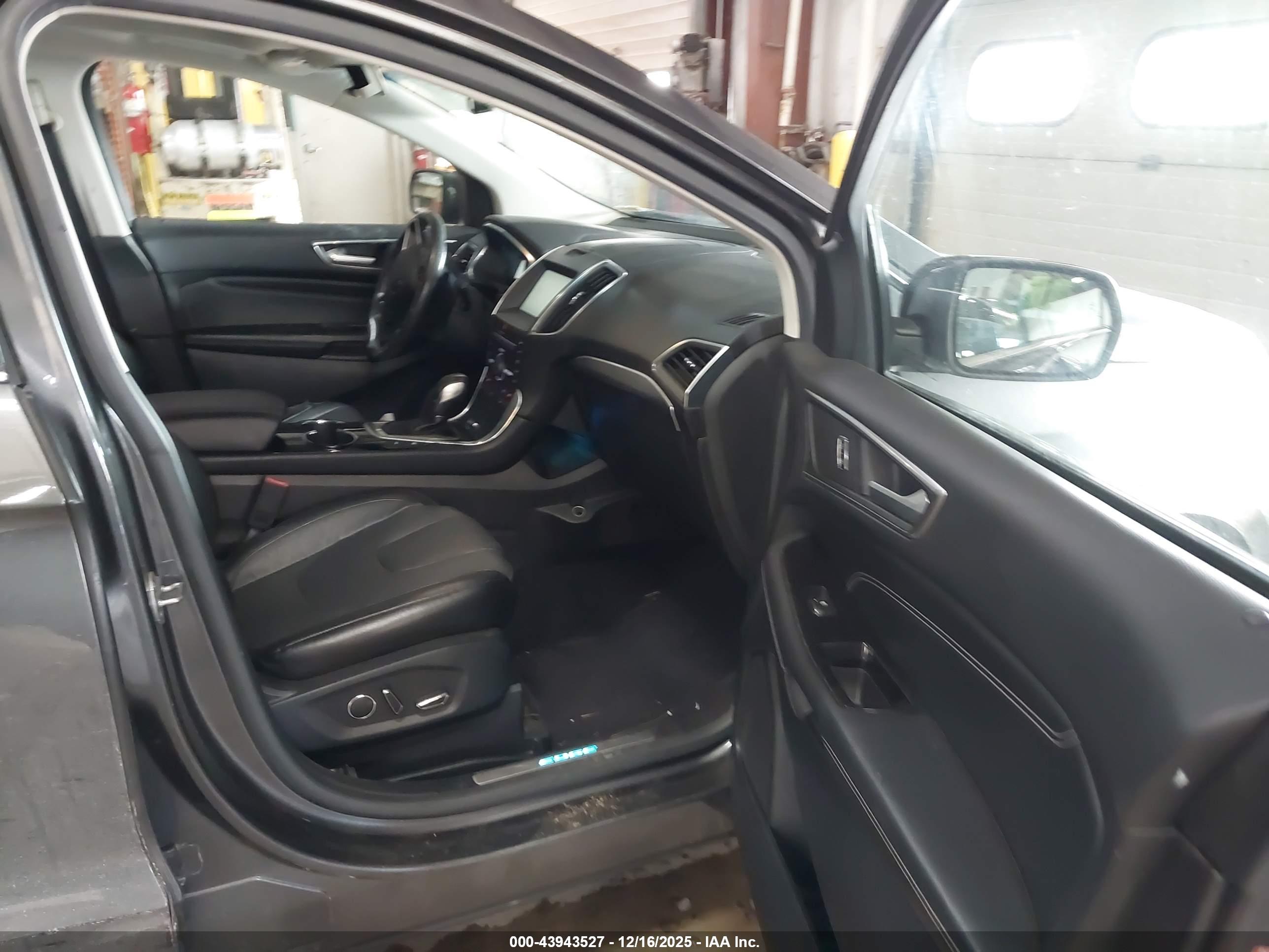 FORD EDGE image 5