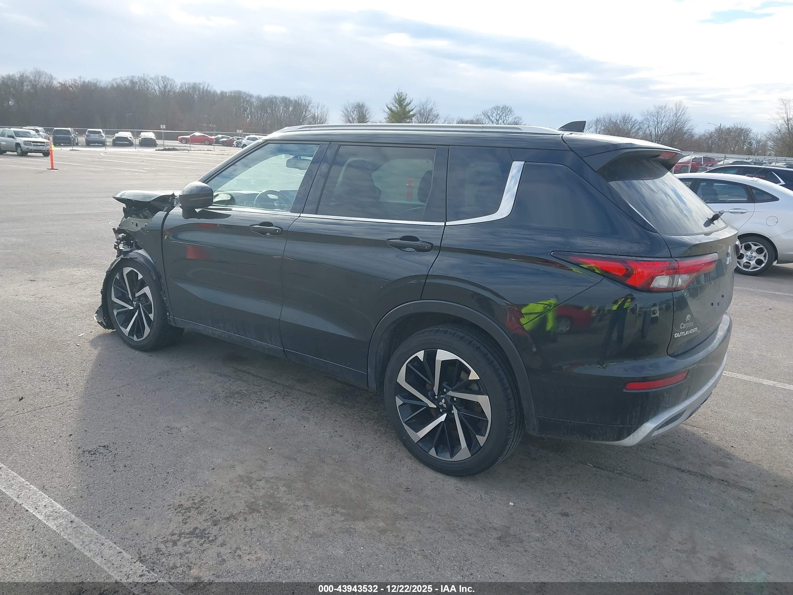 MITSUBISHI OUTLANDER image 3