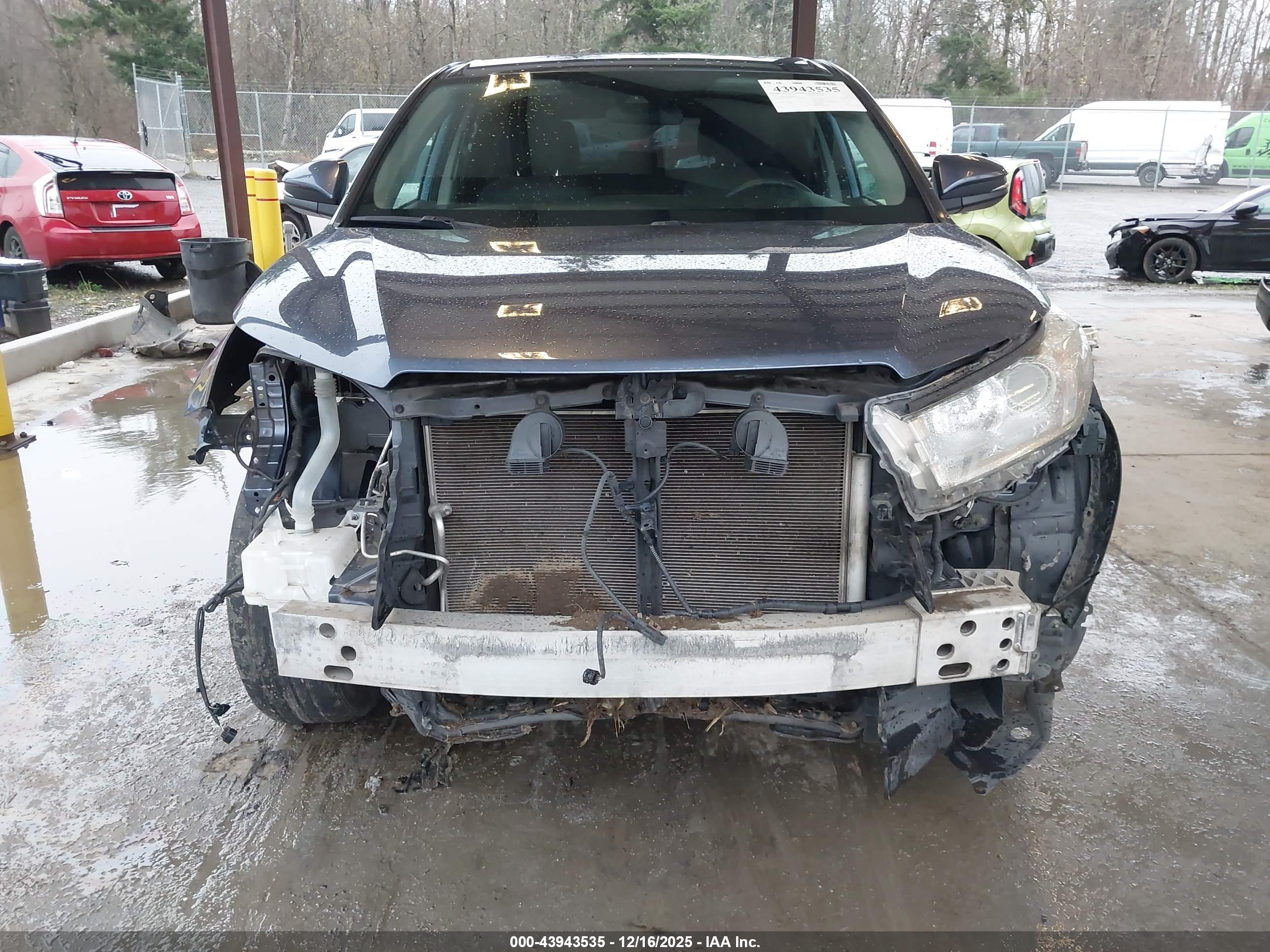 TOYOTA HIGHLANDER image 6