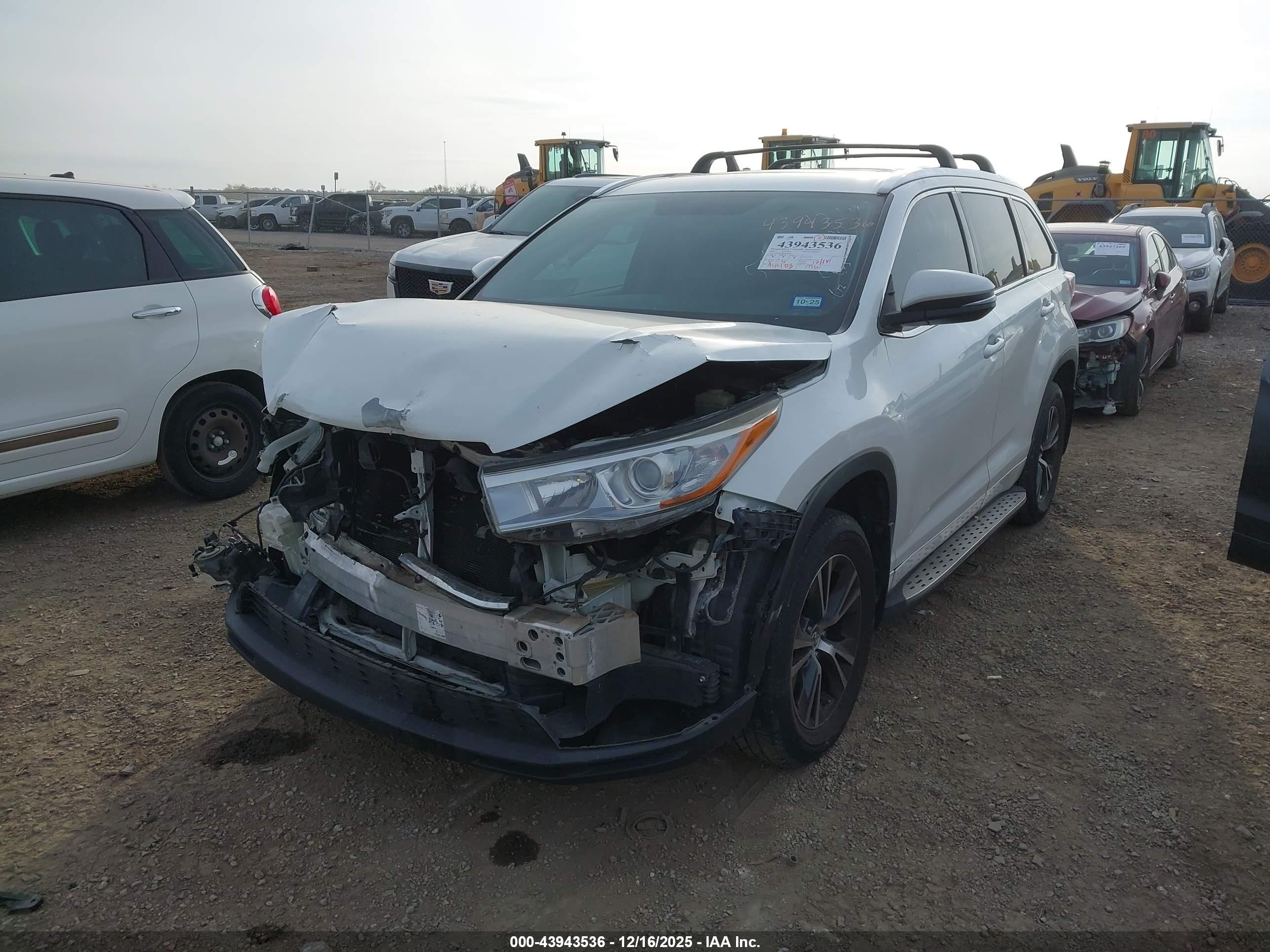 TOYOTA HIGHLANDER image 2