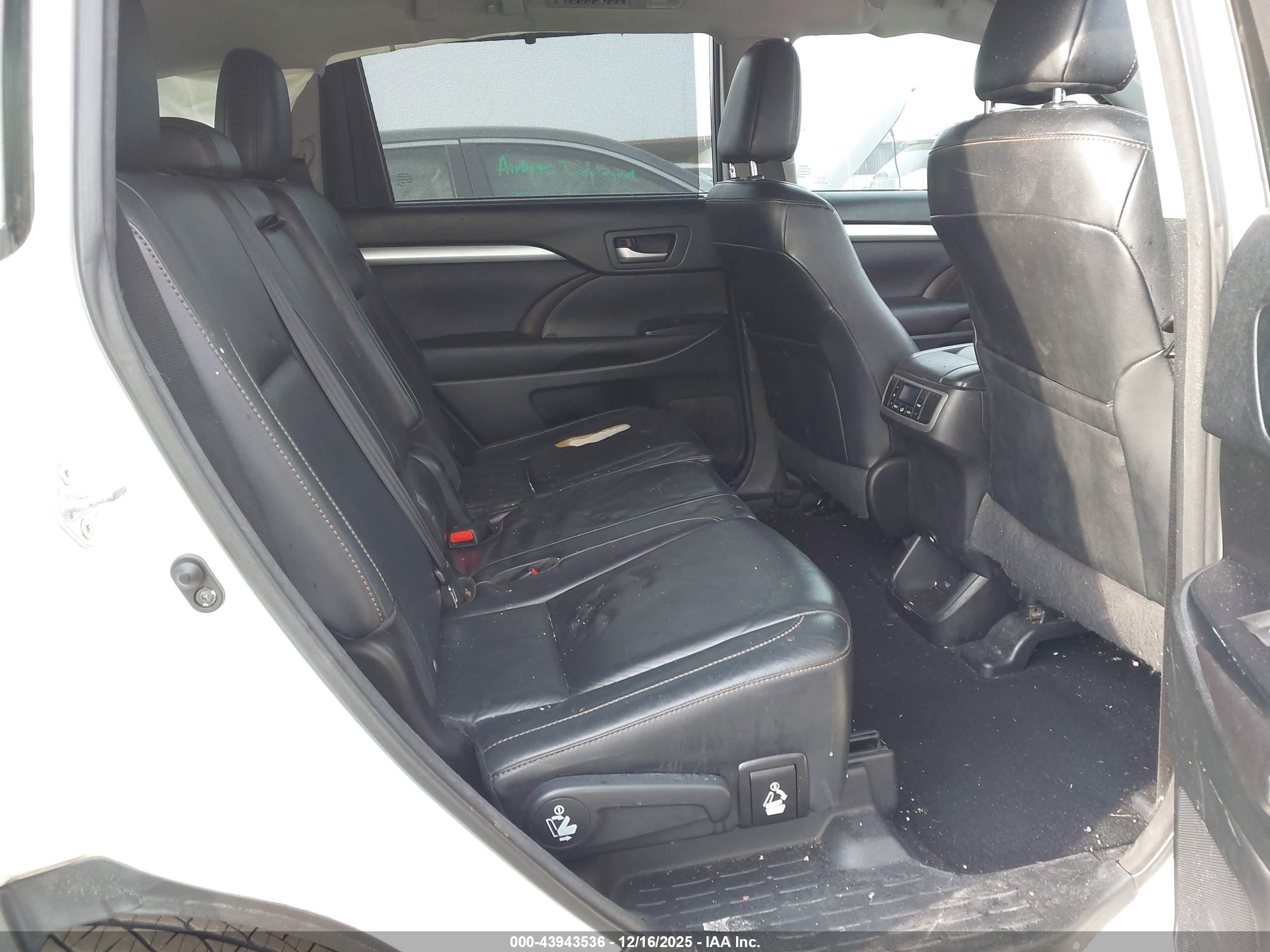 TOYOTA HIGHLANDER image 8