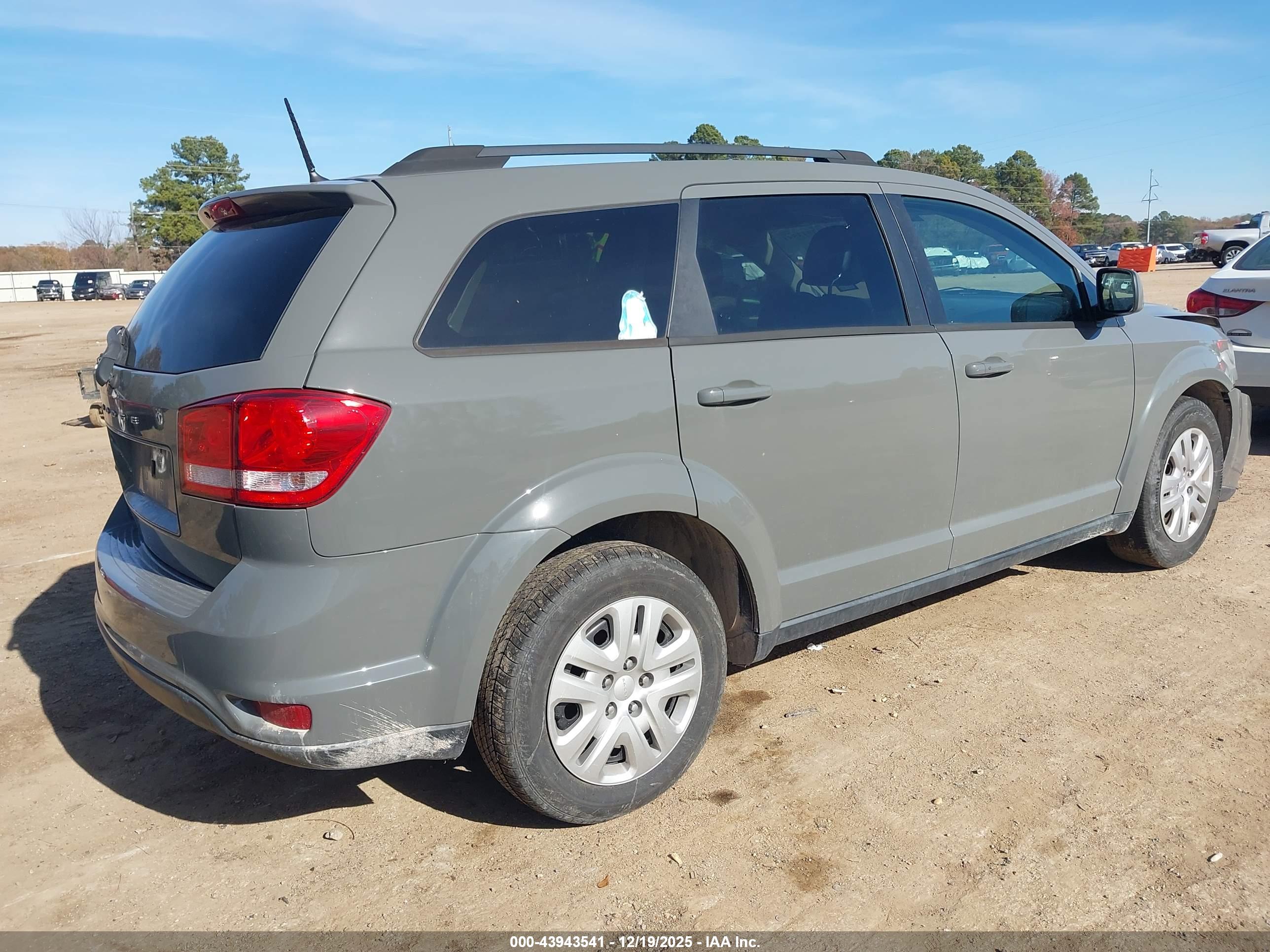 DODGE JOURNEY image 4