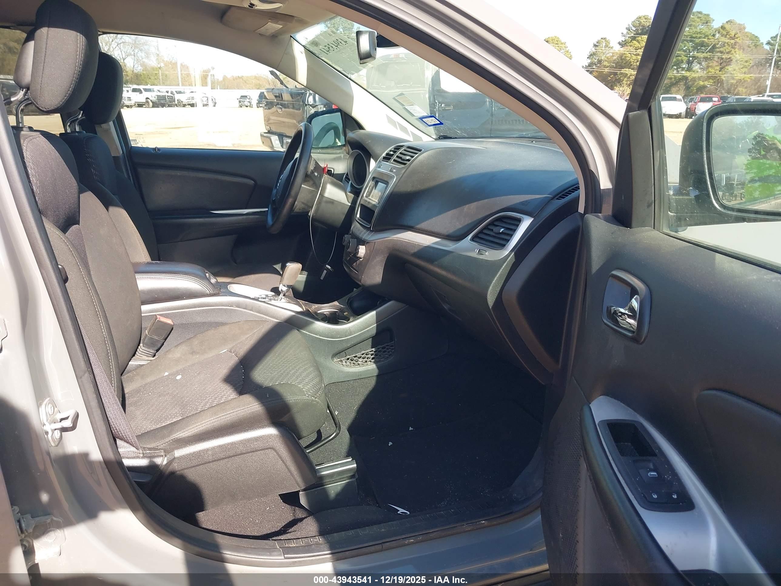DODGE JOURNEY image 5
