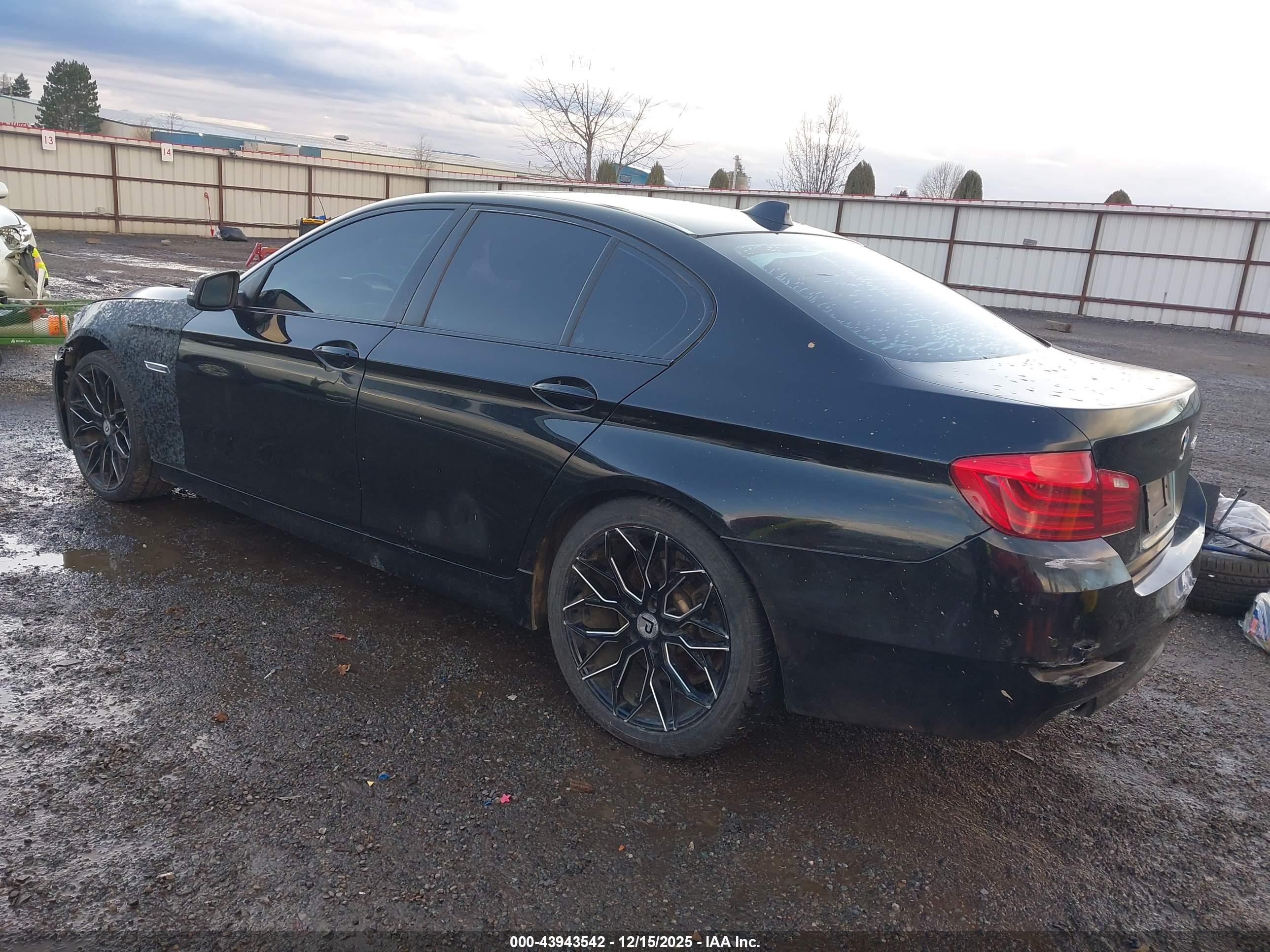 BMW 528I image 3