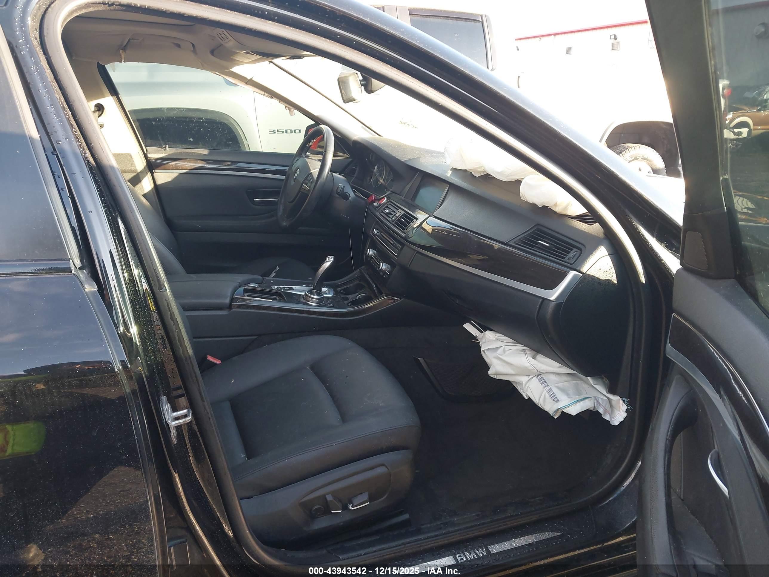 BMW 528I image 5