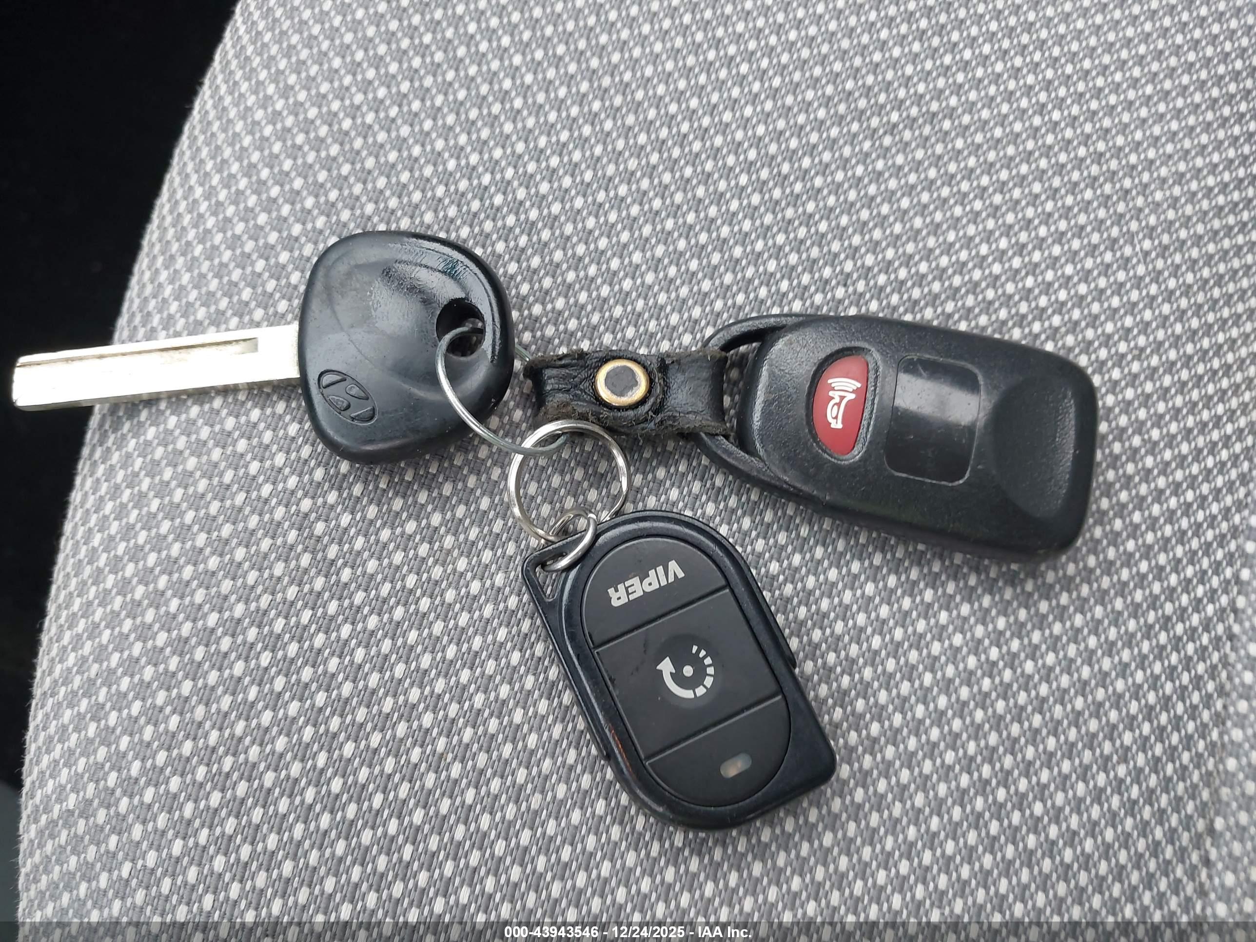 HYUNDAI ACCENT image 11