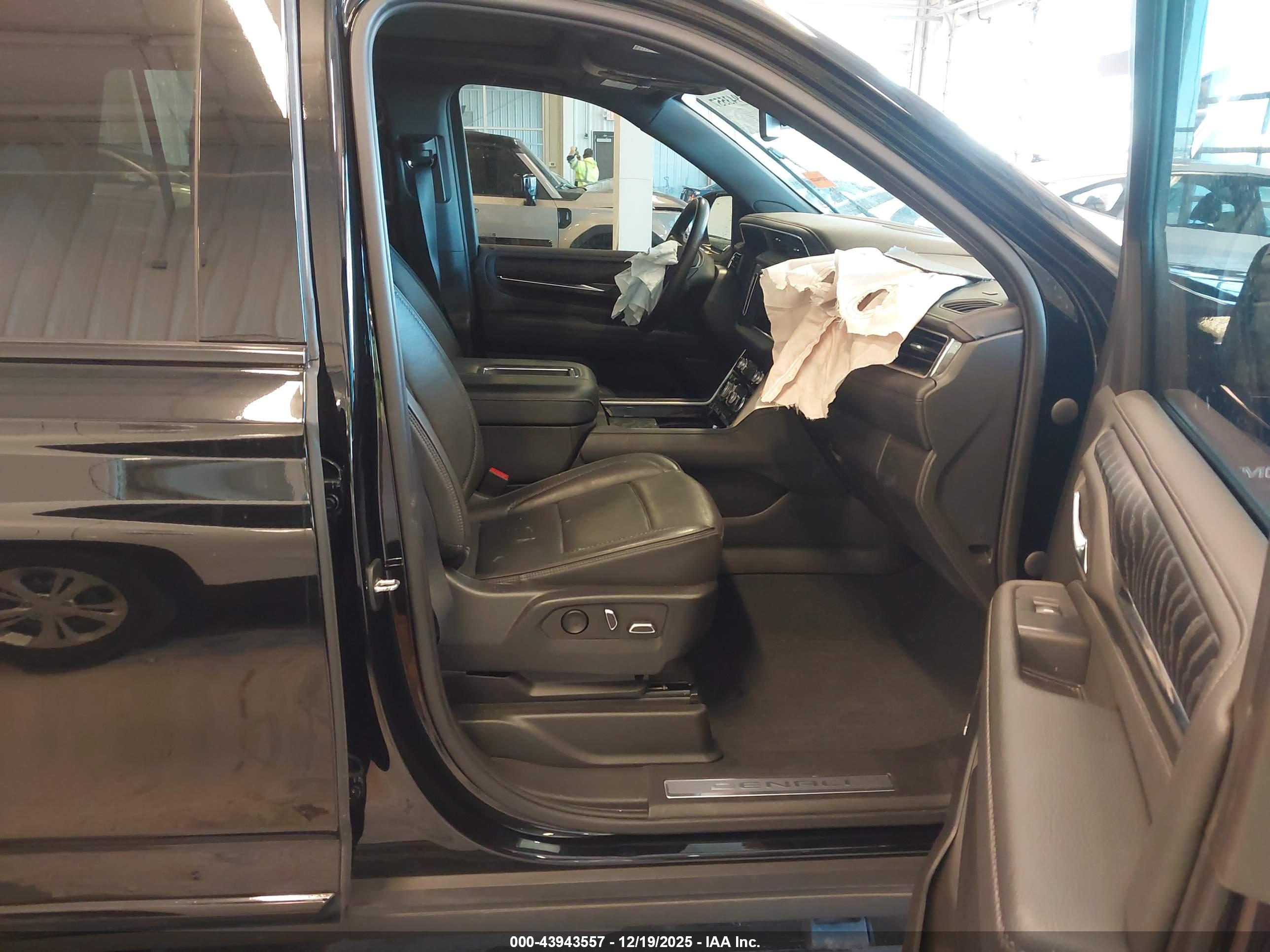 GMC YUKON image 5