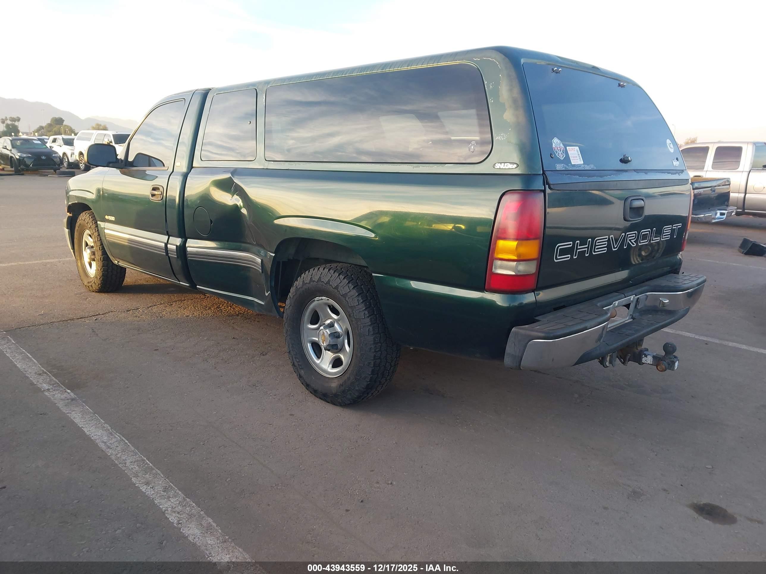 CHEVROLET SILVERADO image 3