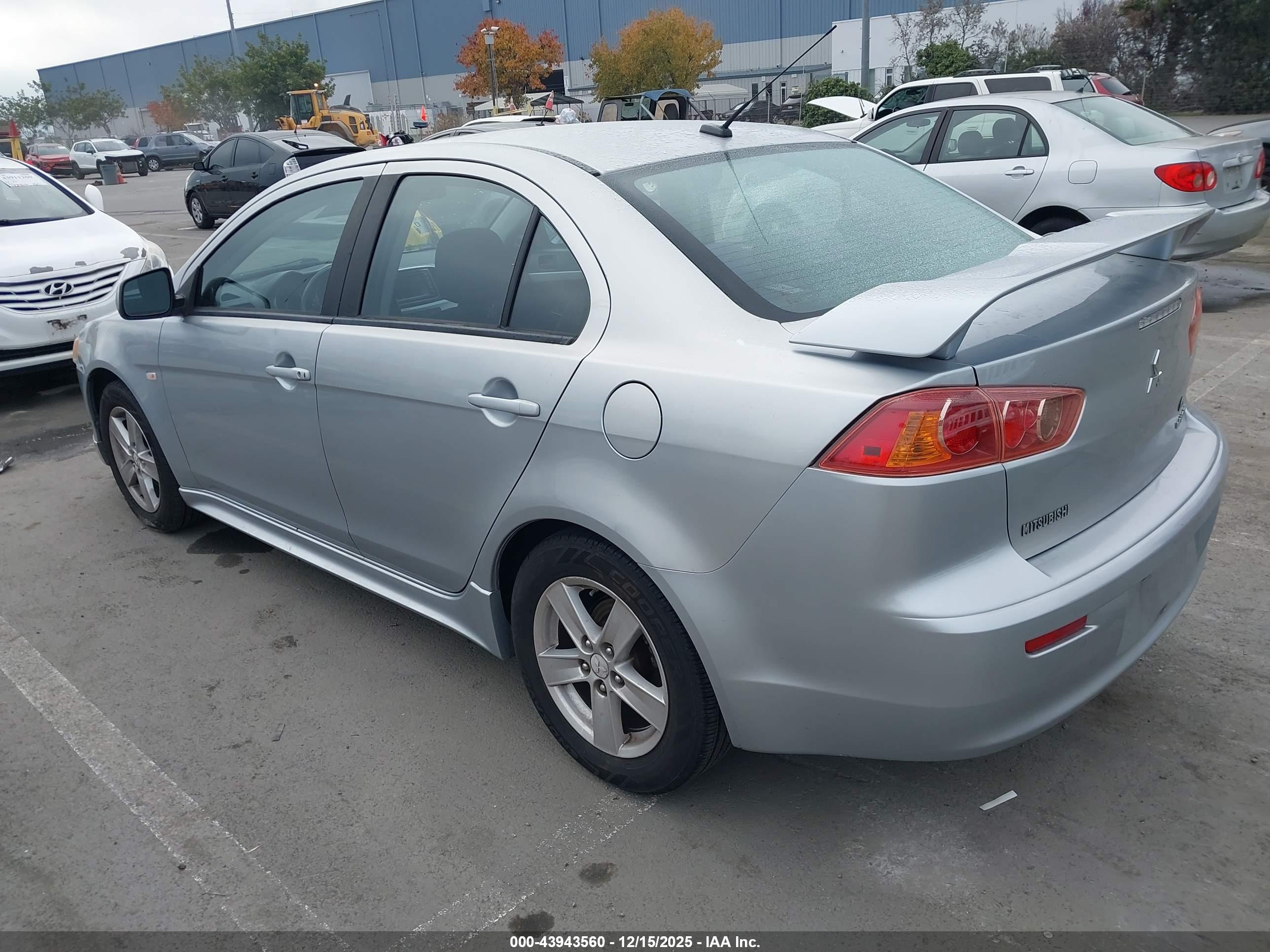 MITSUBISHI LANCER image 3