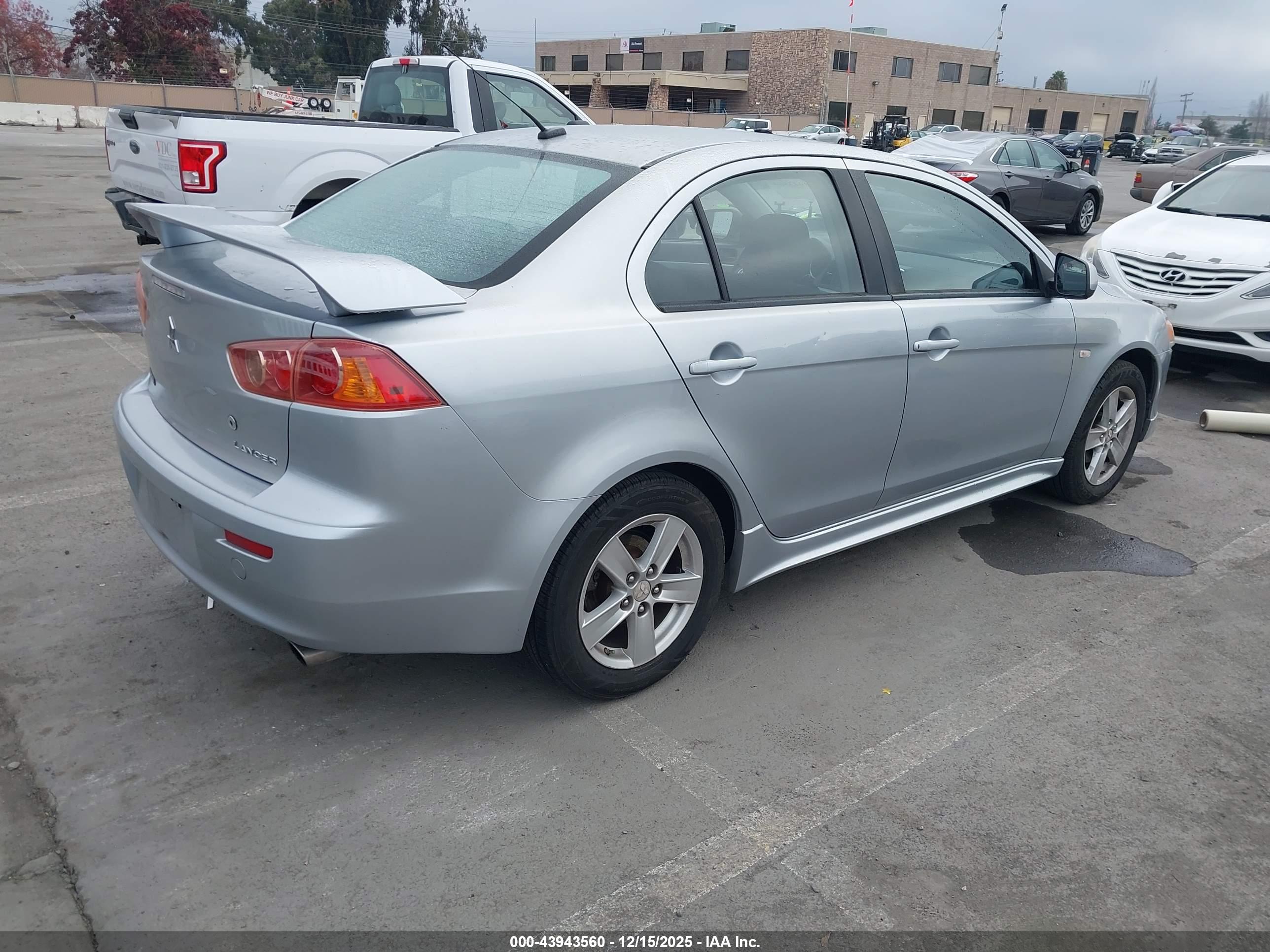 MITSUBISHI LANCER image 4