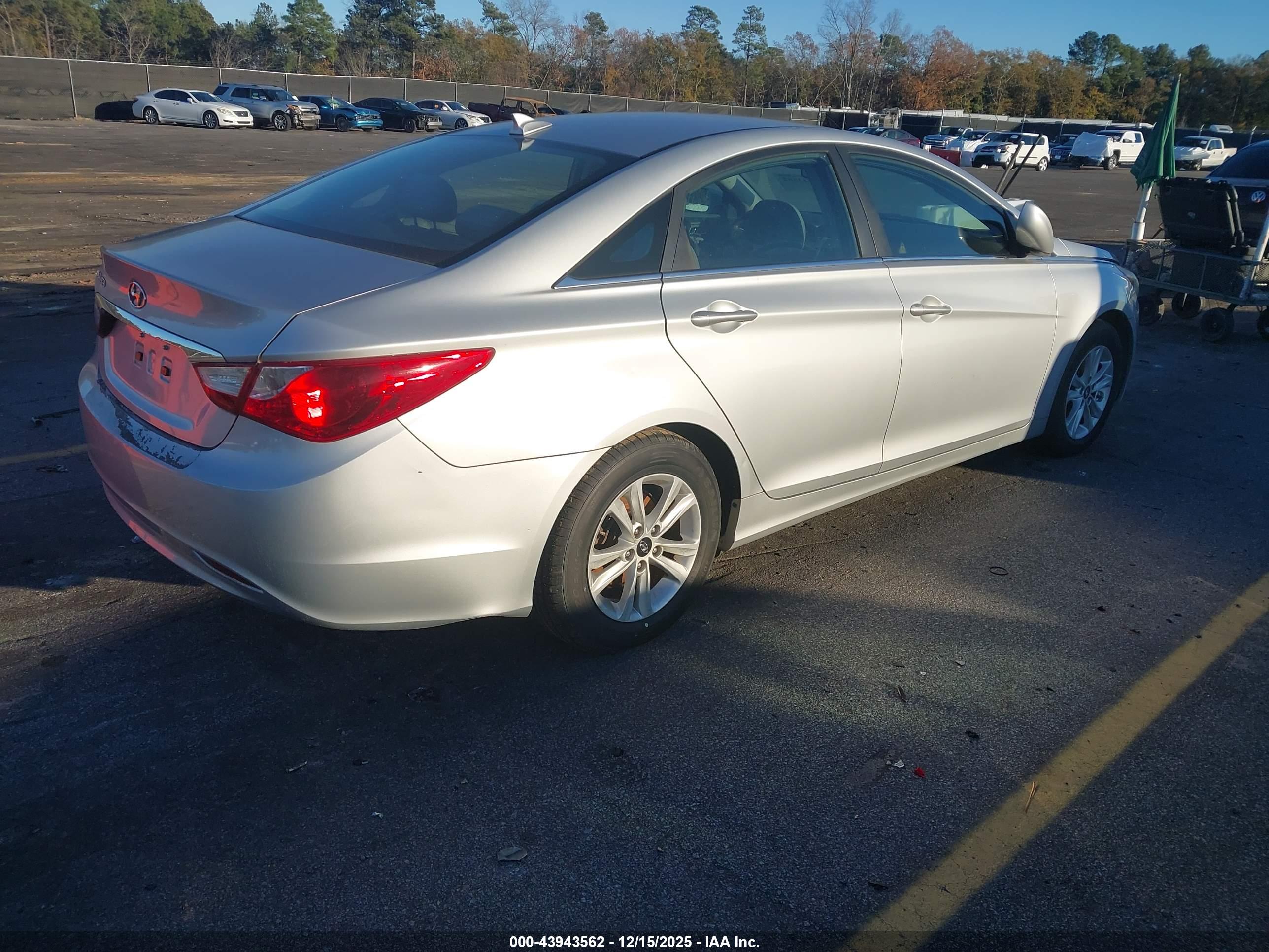 HYUNDAI SONATA image 4