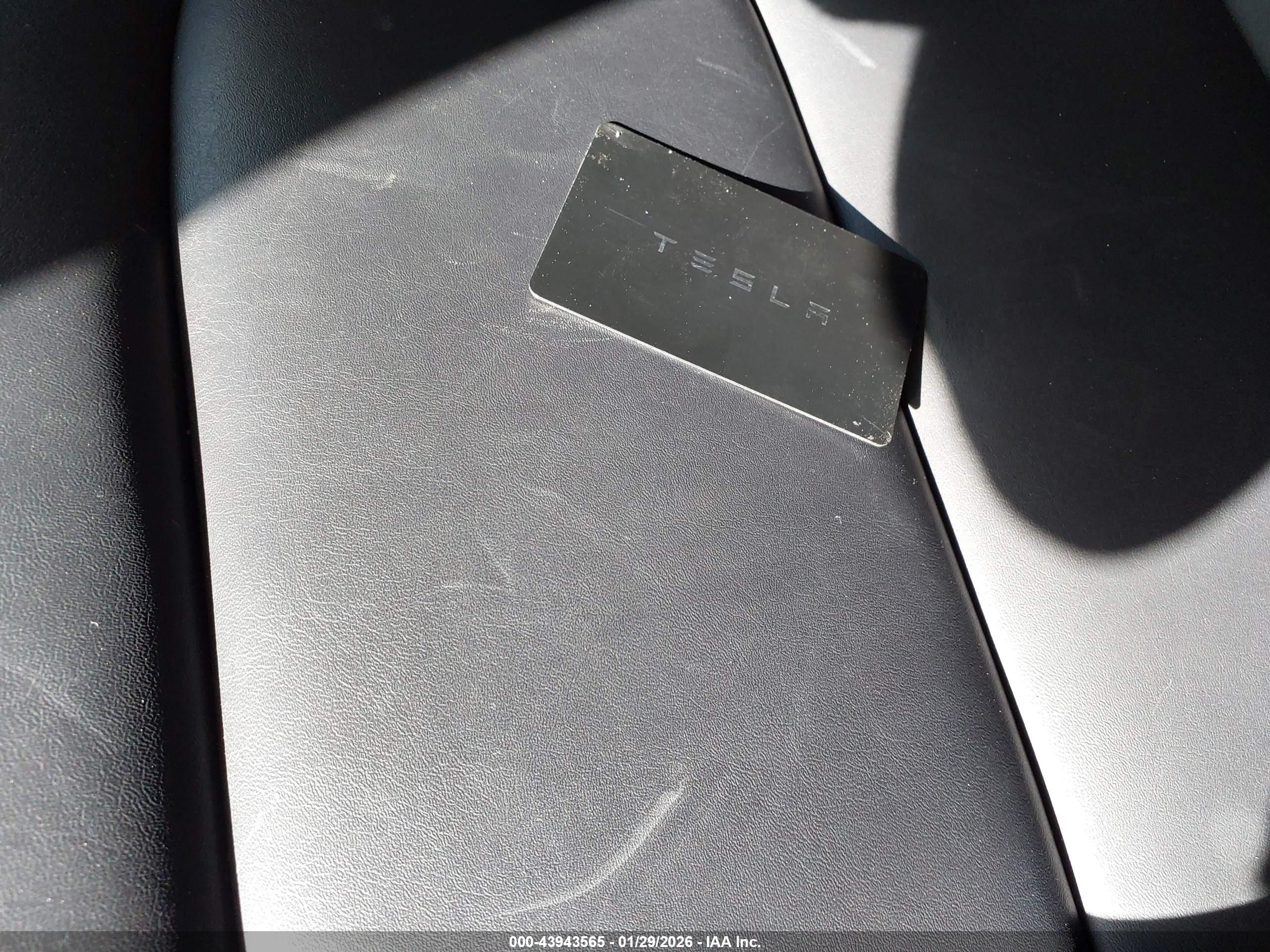 TESLA MODEL image 11
