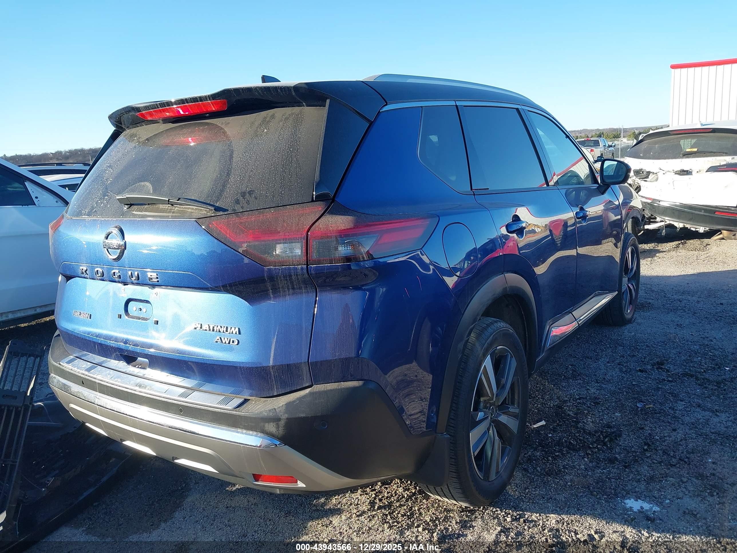 NISSAN ROGUE image 4