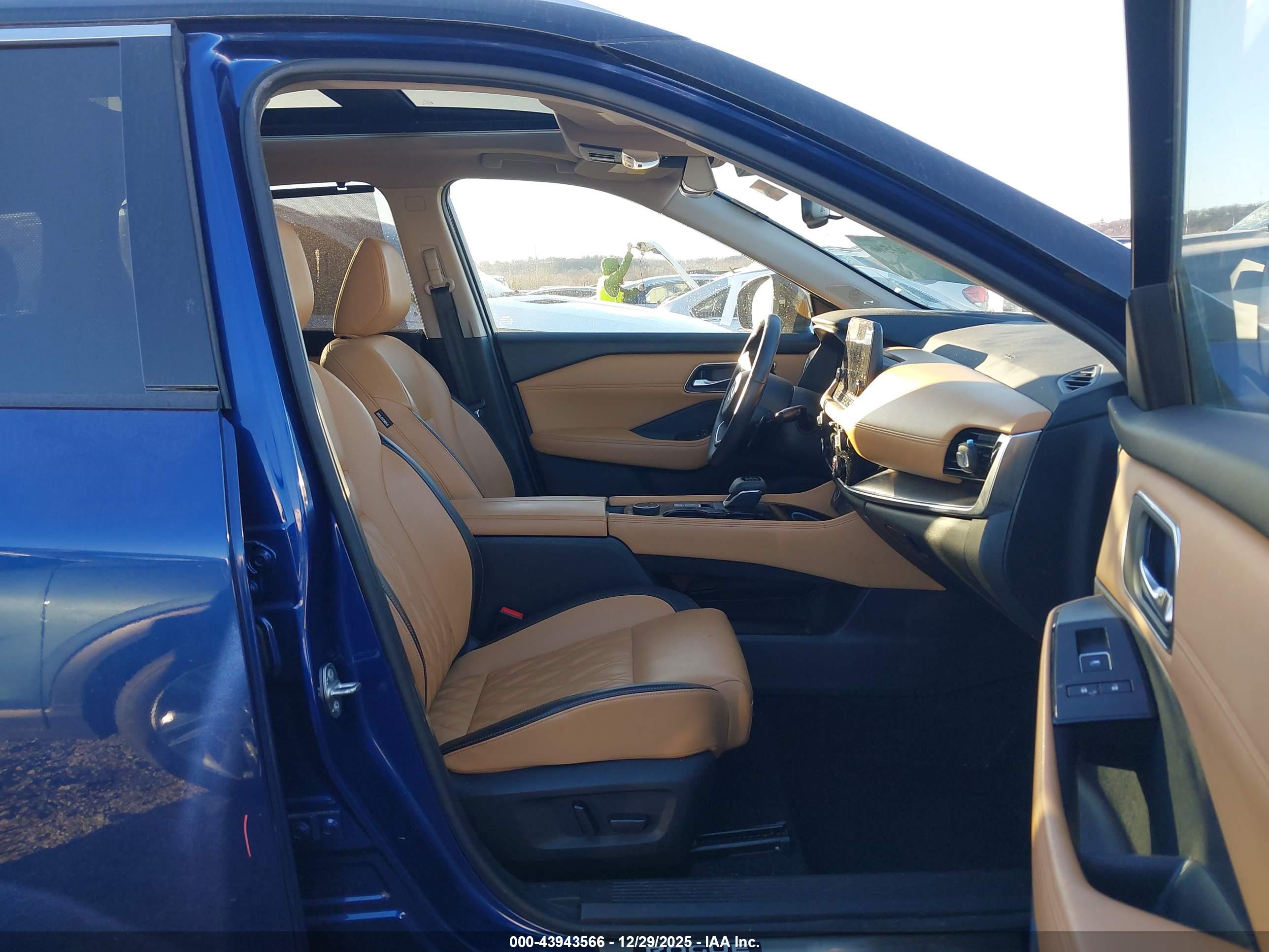 NISSAN ROGUE image 5