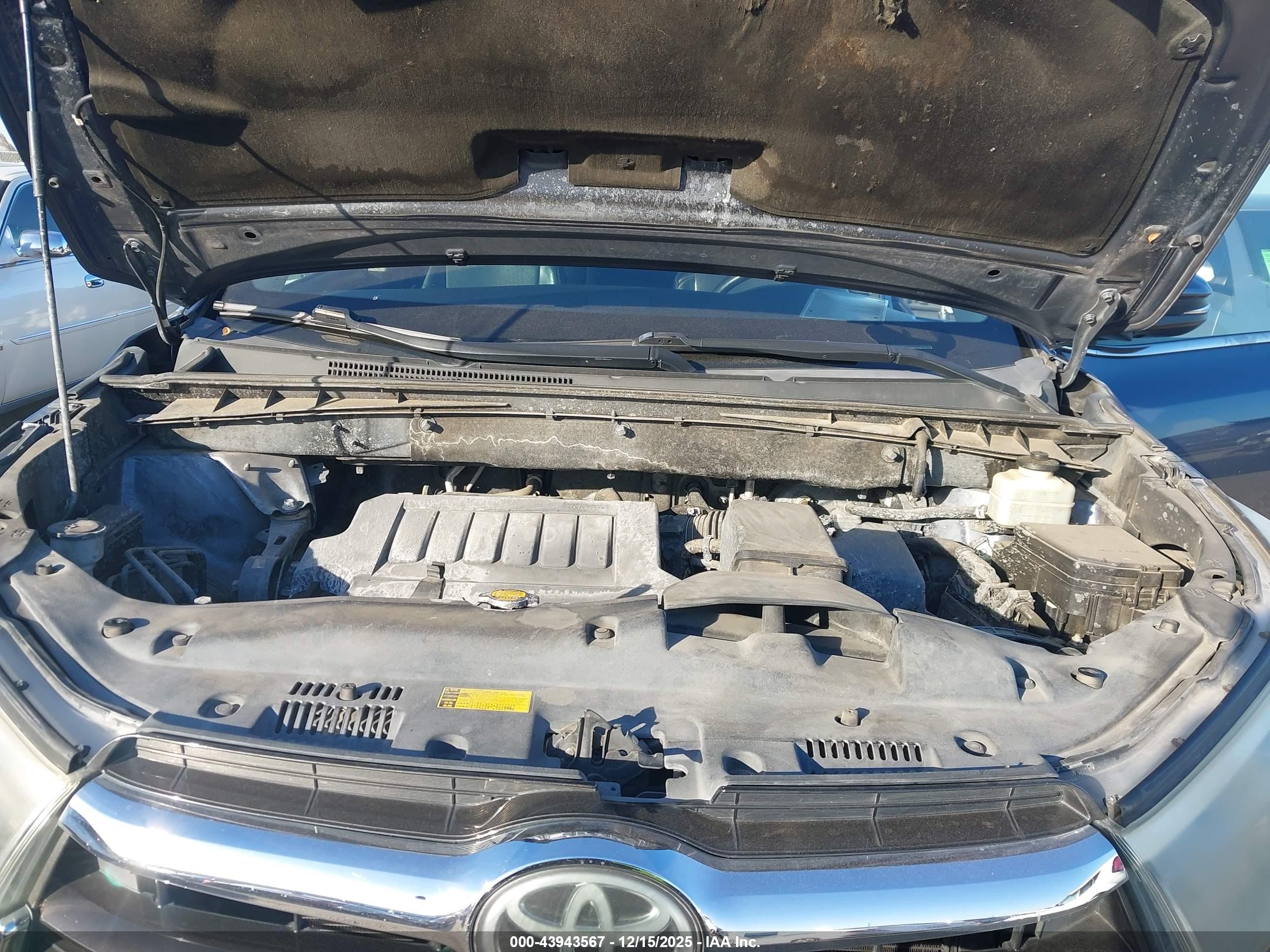 TOYOTA HIGHLANDER image 10