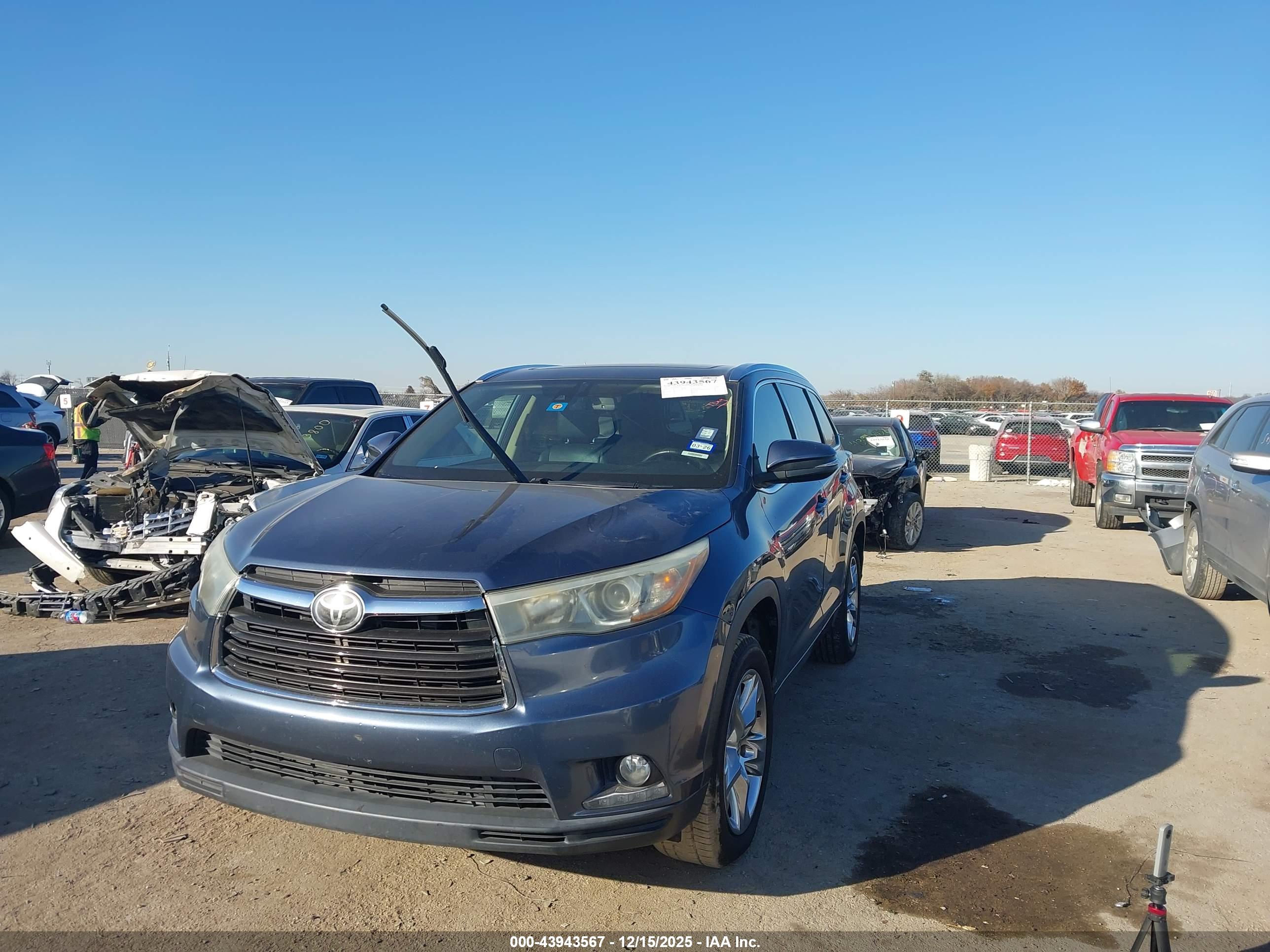 TOYOTA HIGHLANDER image 2