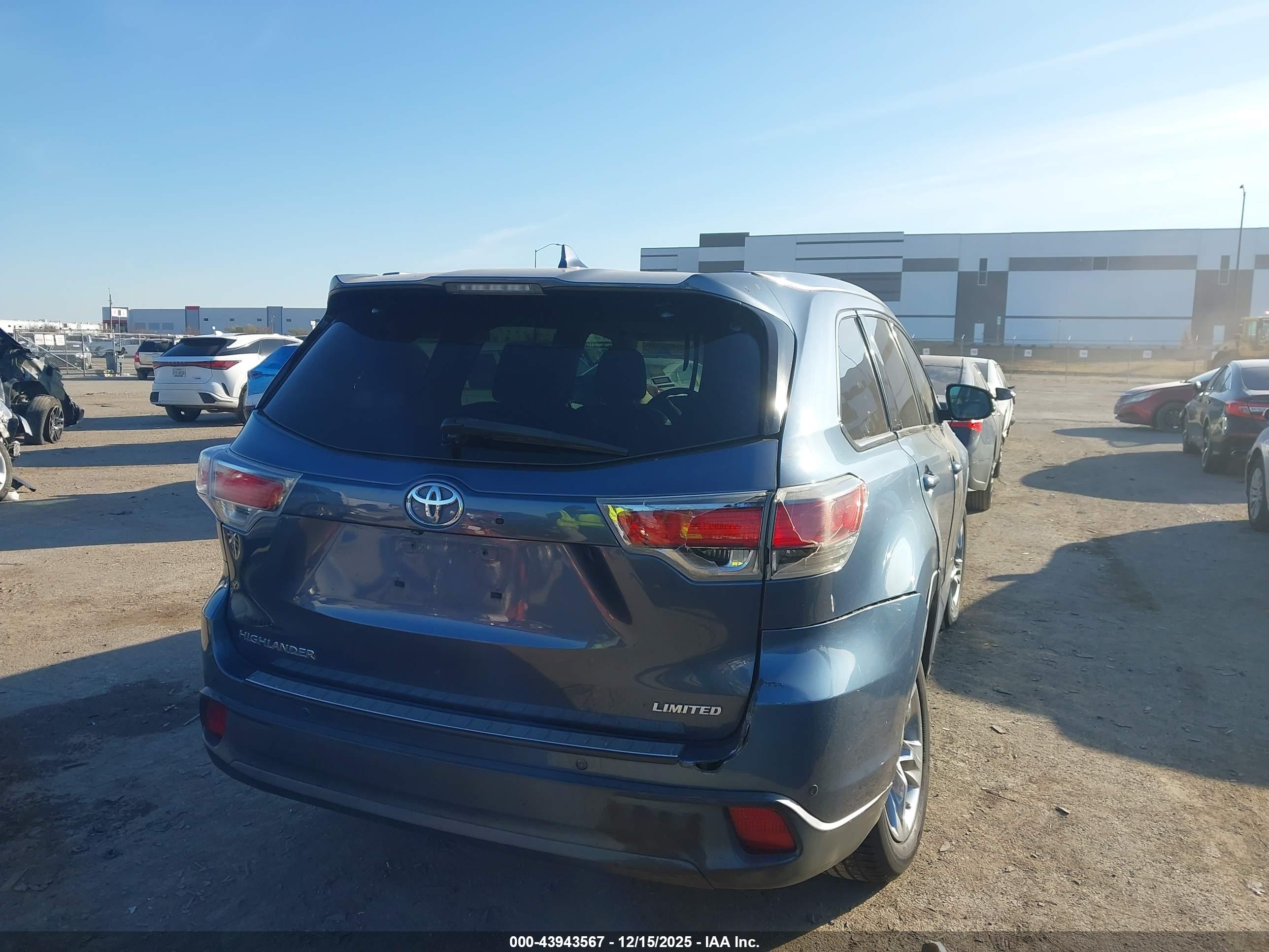 TOYOTA HIGHLANDER image 4