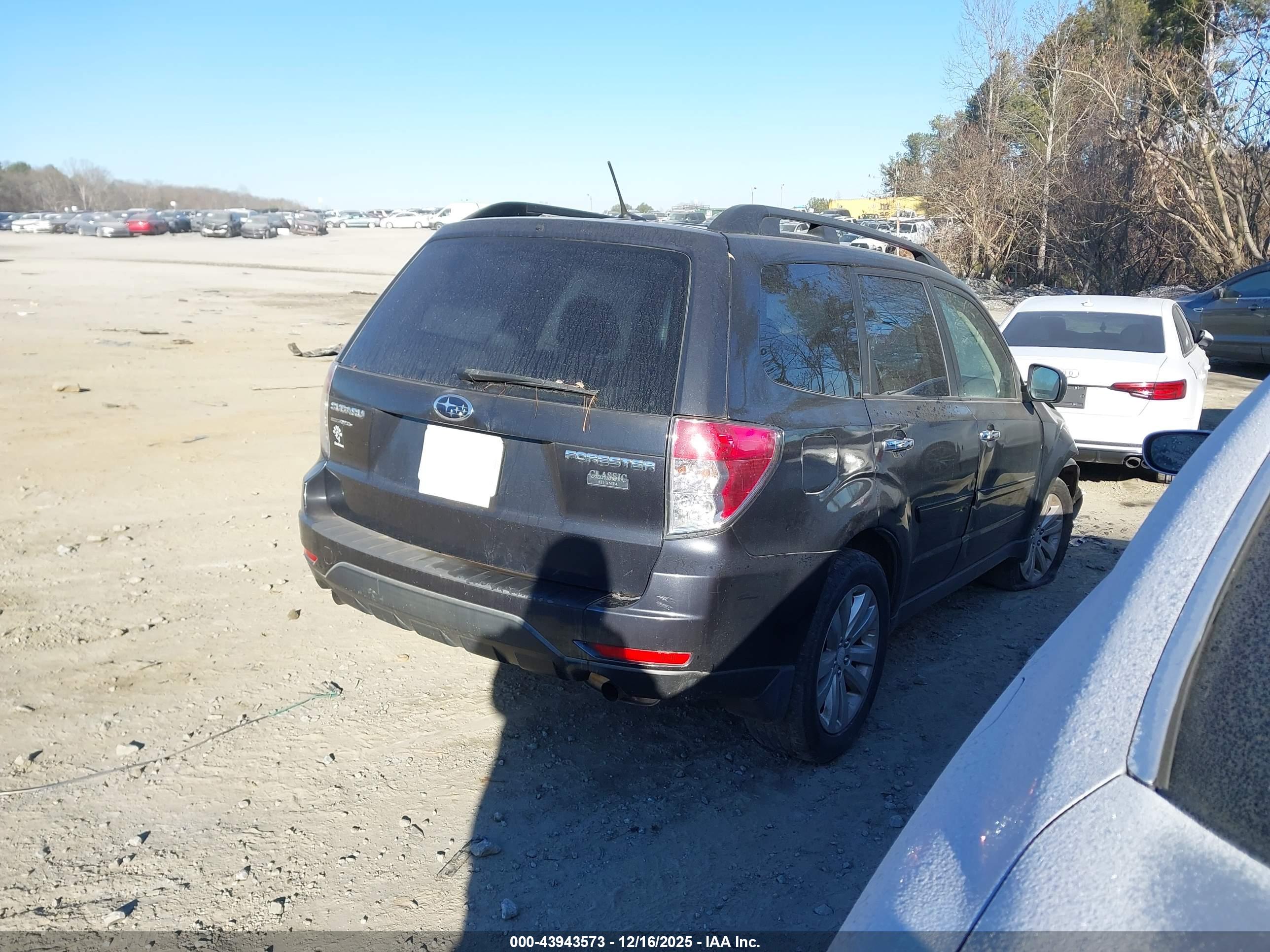 SUBARU FORESTER image 4