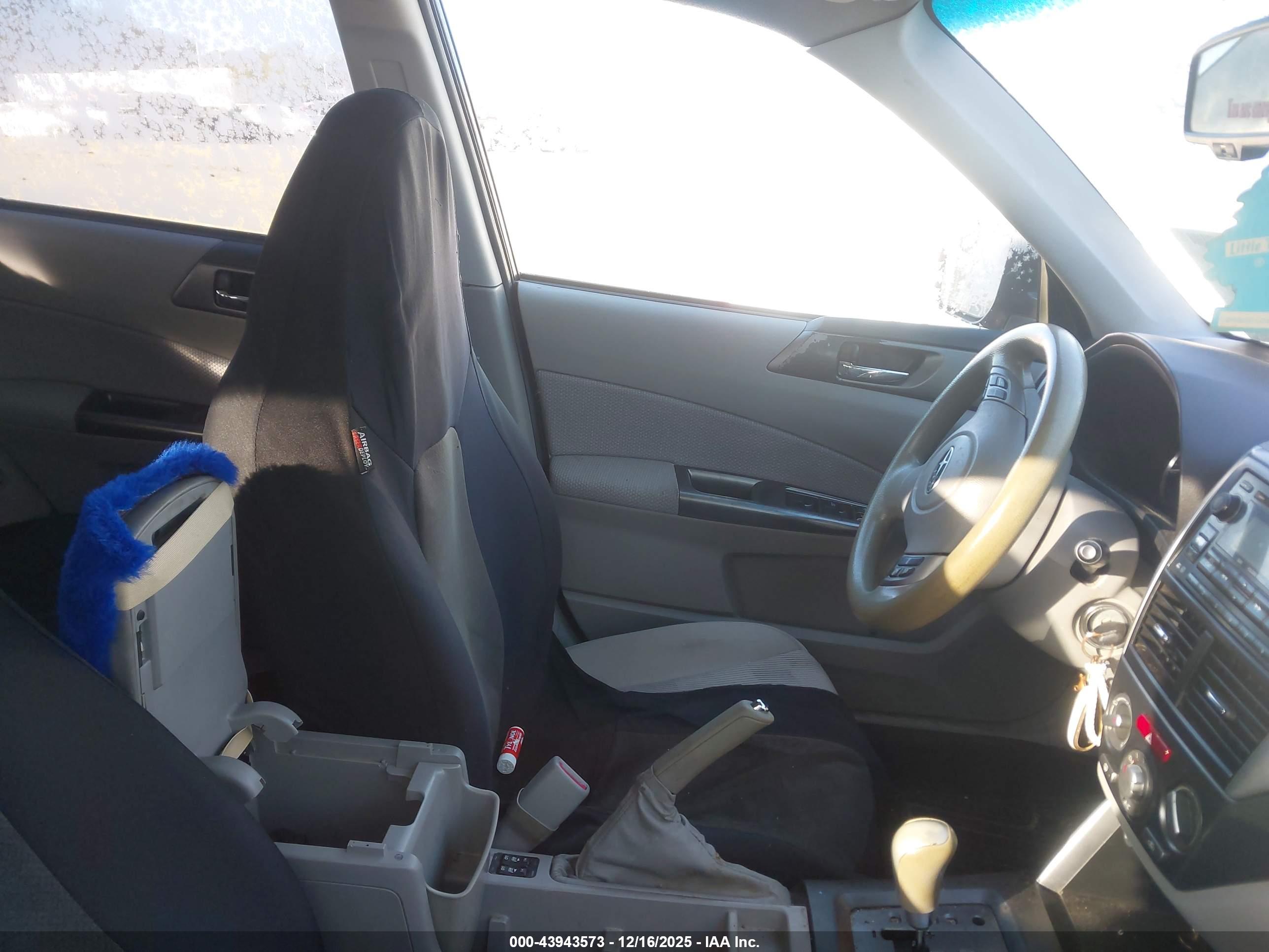 SUBARU FORESTER image 5