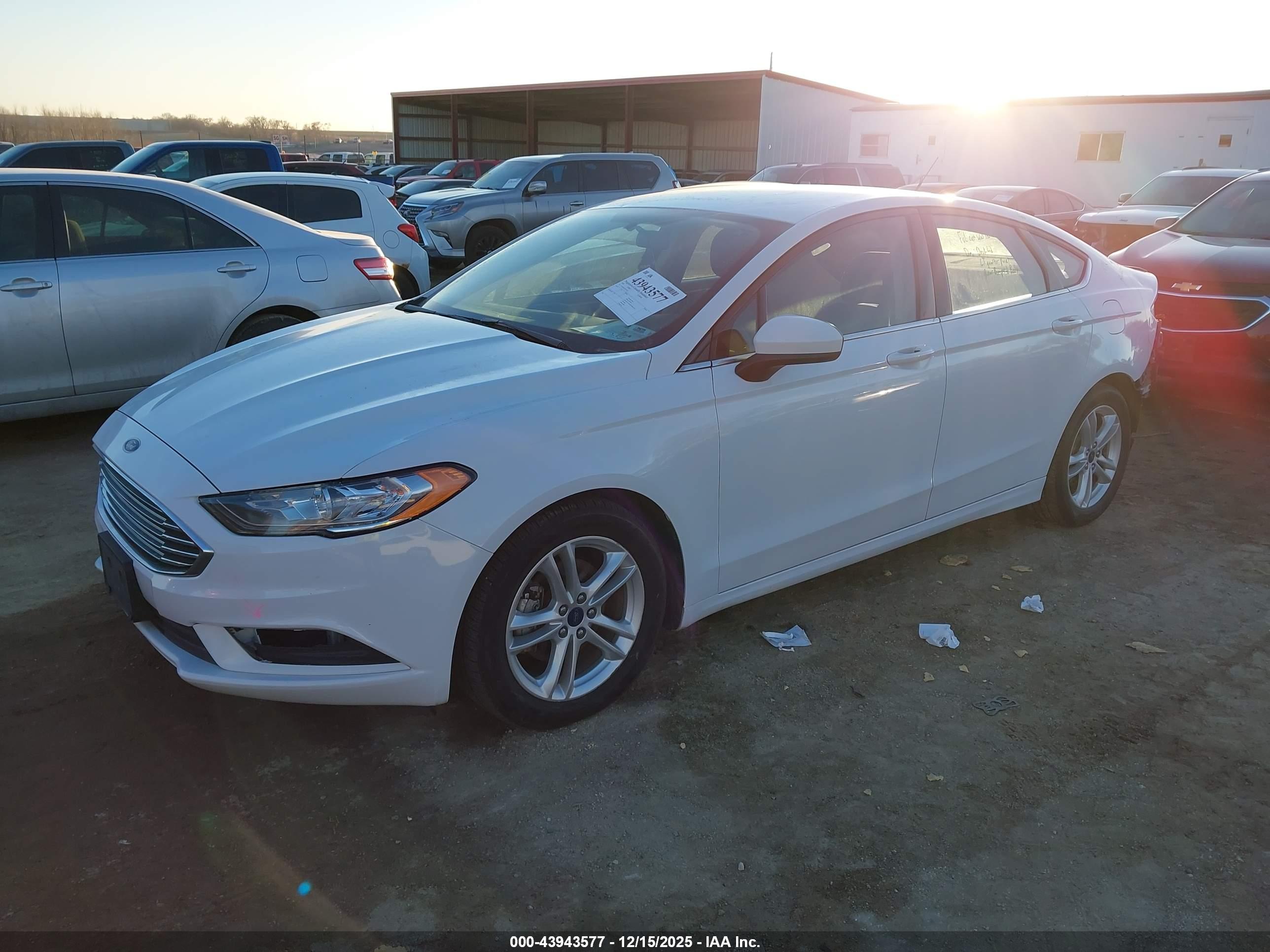 FORD FUSION image 2
