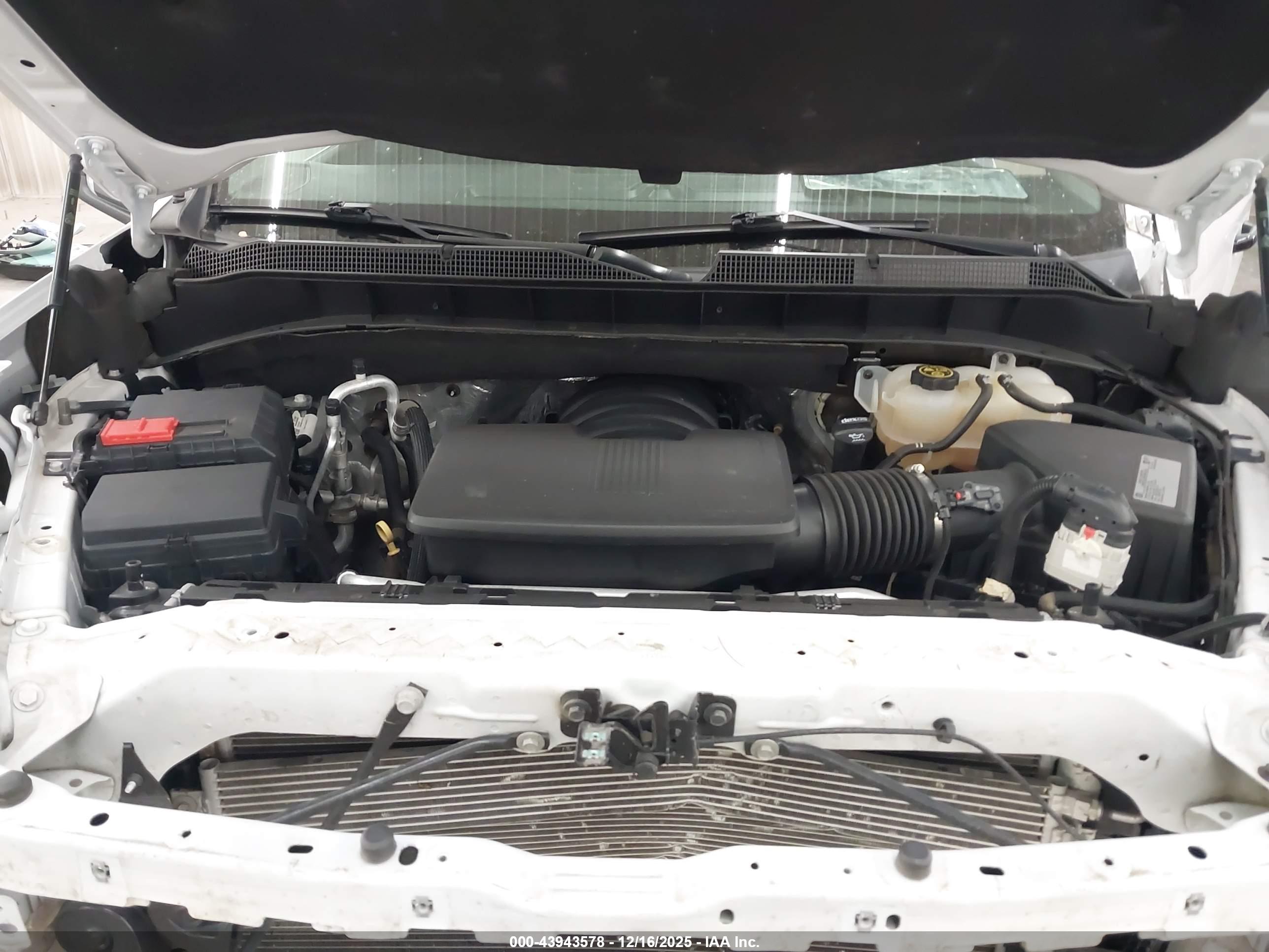 CHEVROLET SILVERADO image 10