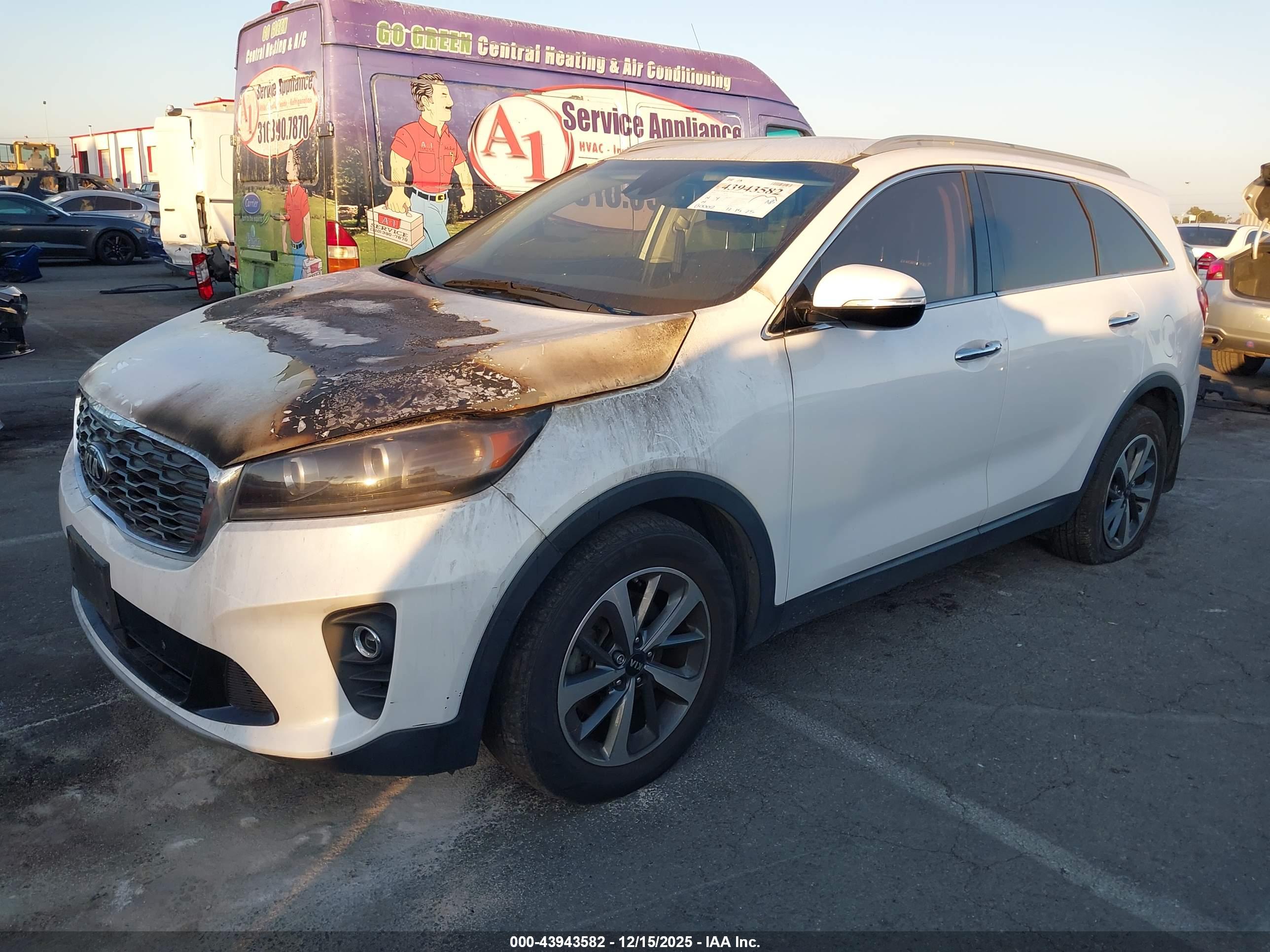 KIA SORENTO image 2