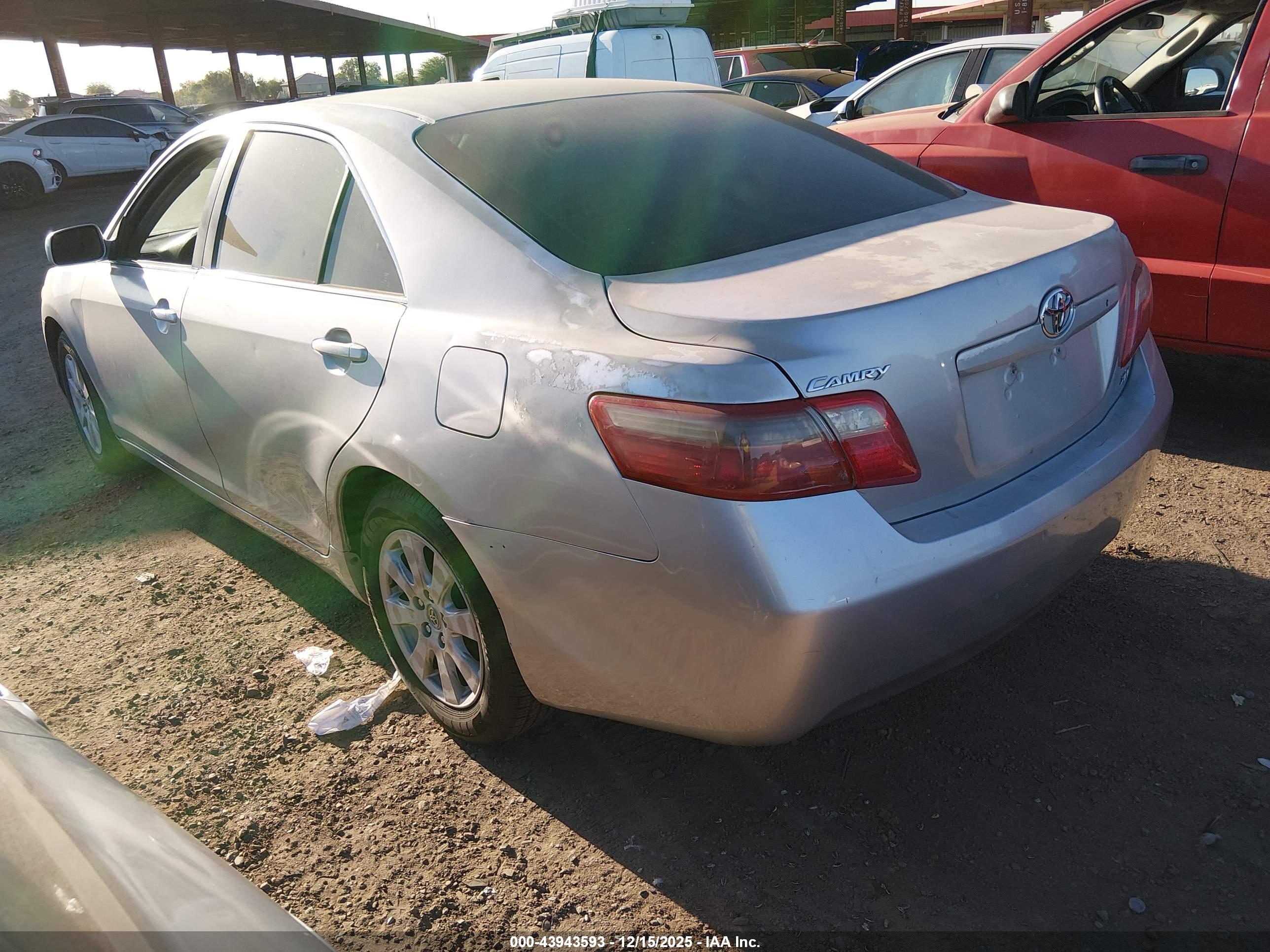 TOYOTA CAMRY image 3