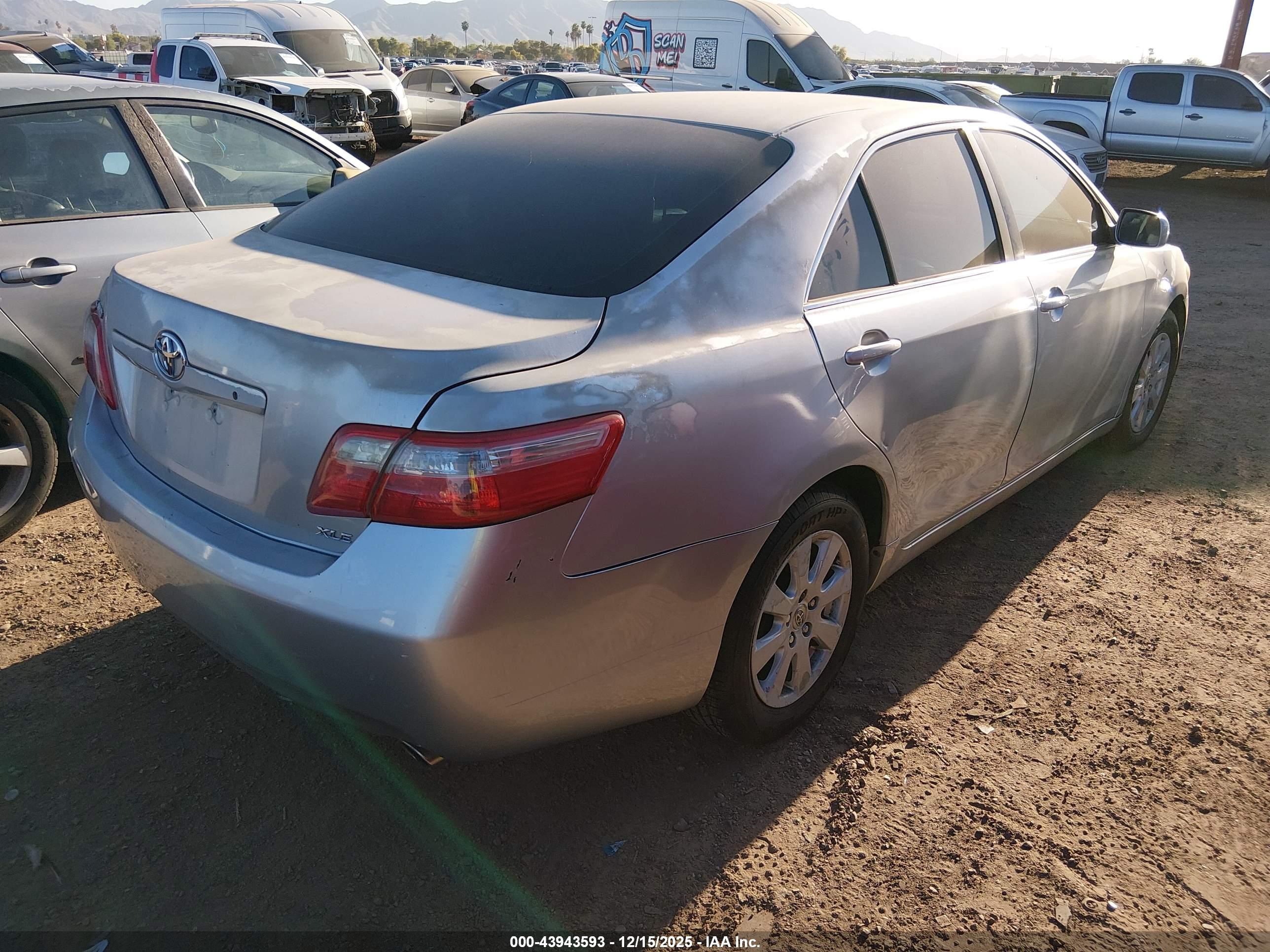TOYOTA CAMRY image 4