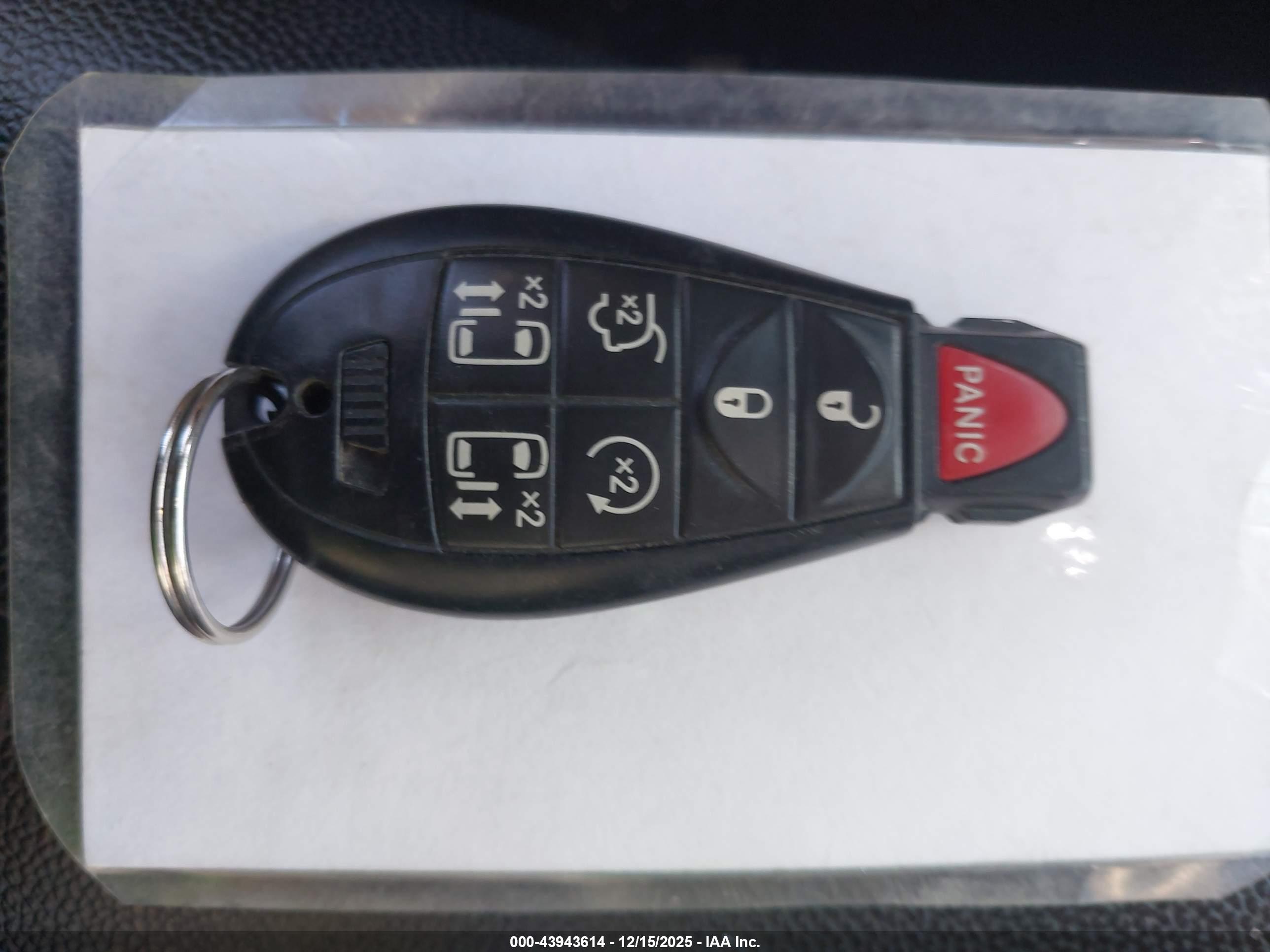 CHRYSLER TOWN image 11