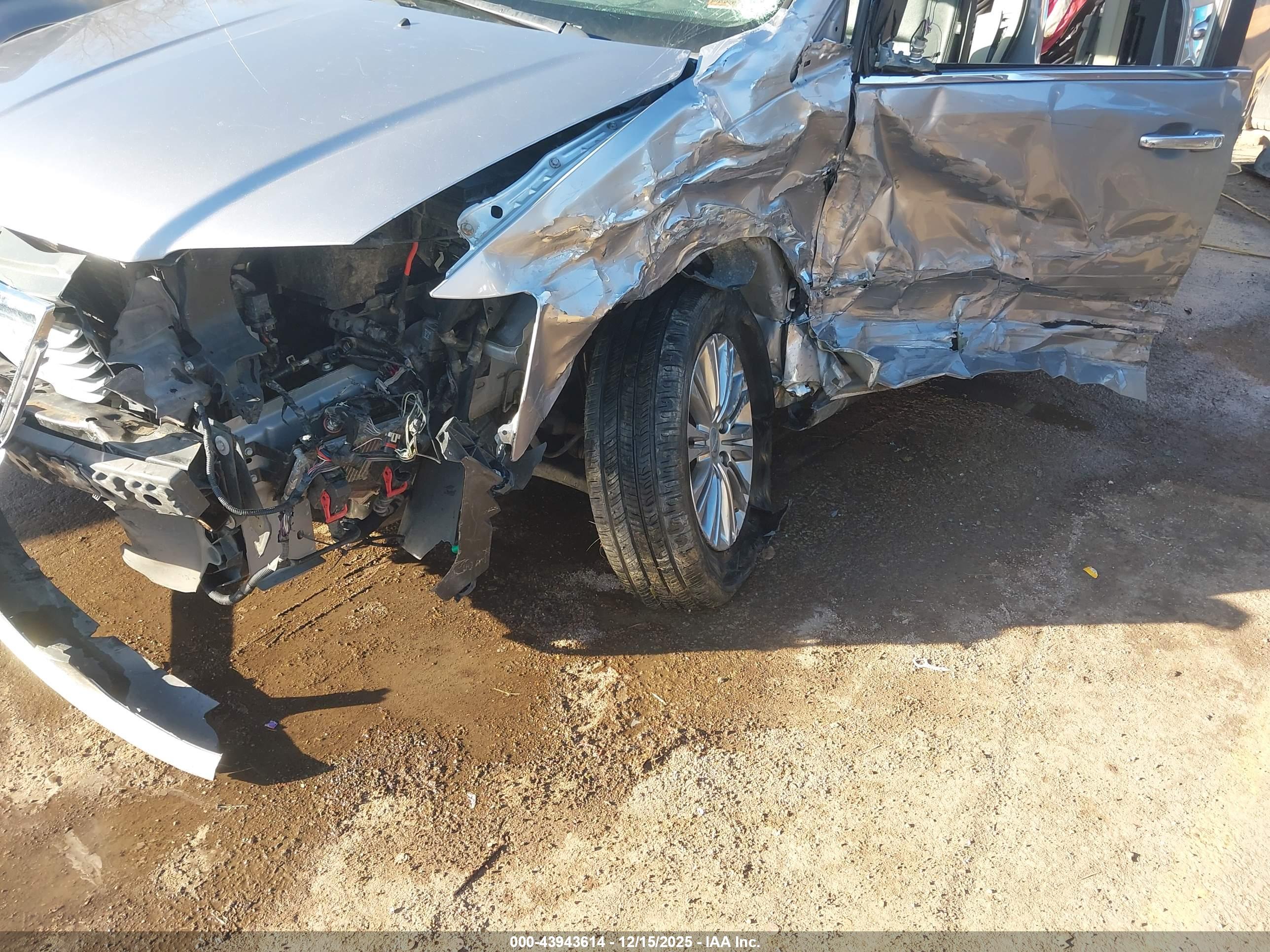 CHRYSLER TOWN image 6