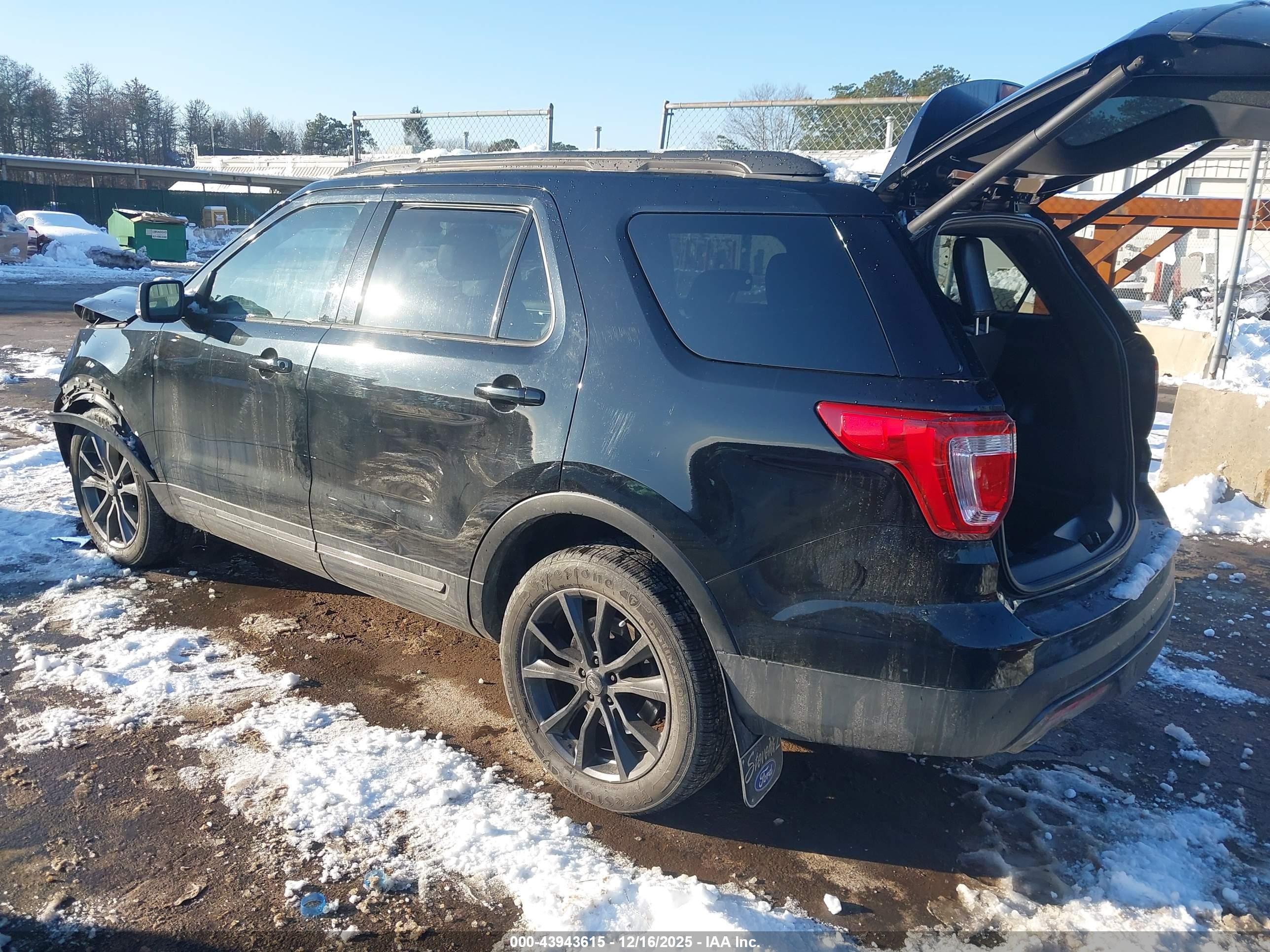 FORD EXPLORER image 3