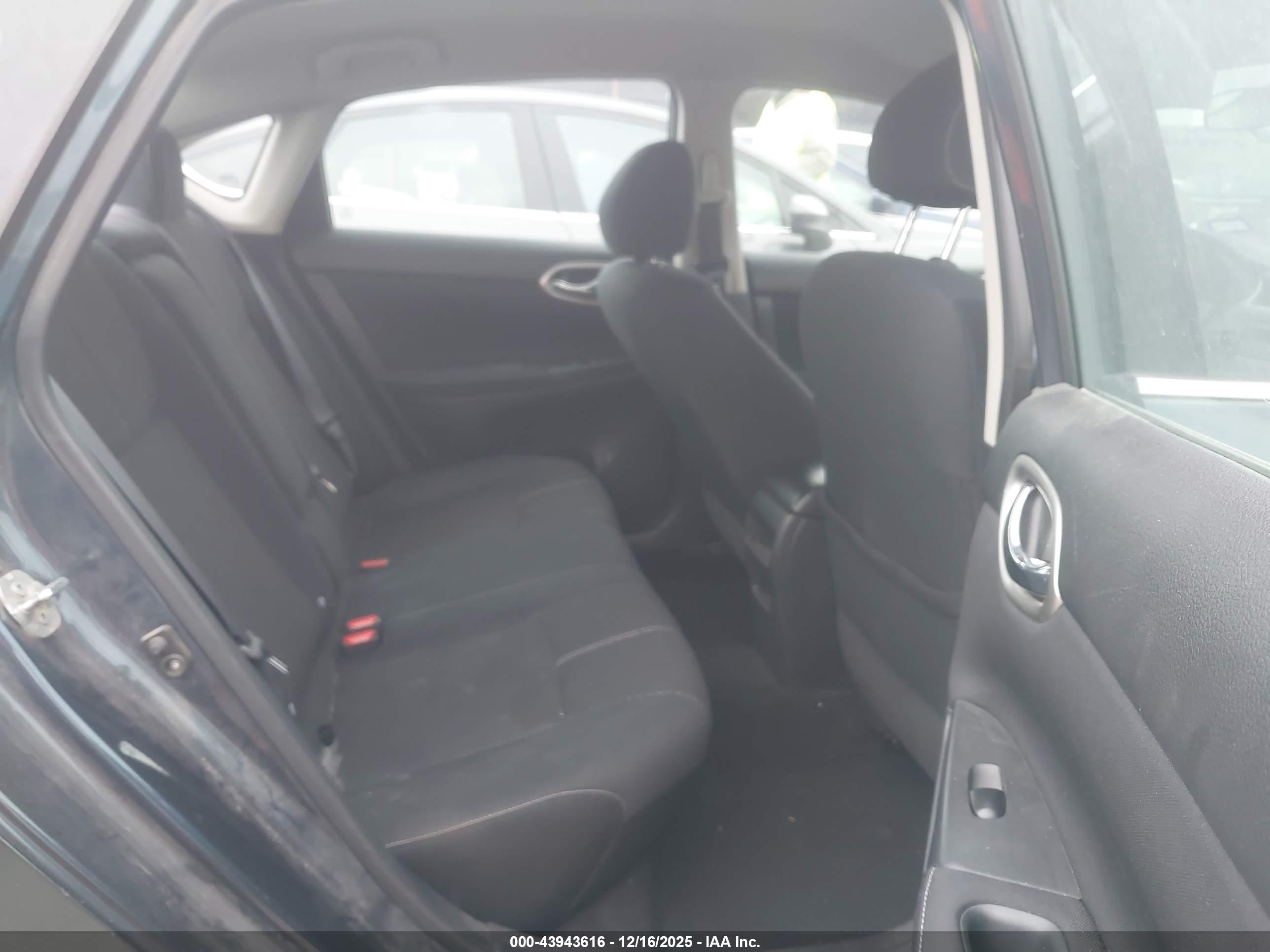 NISSAN SENTRA image 8