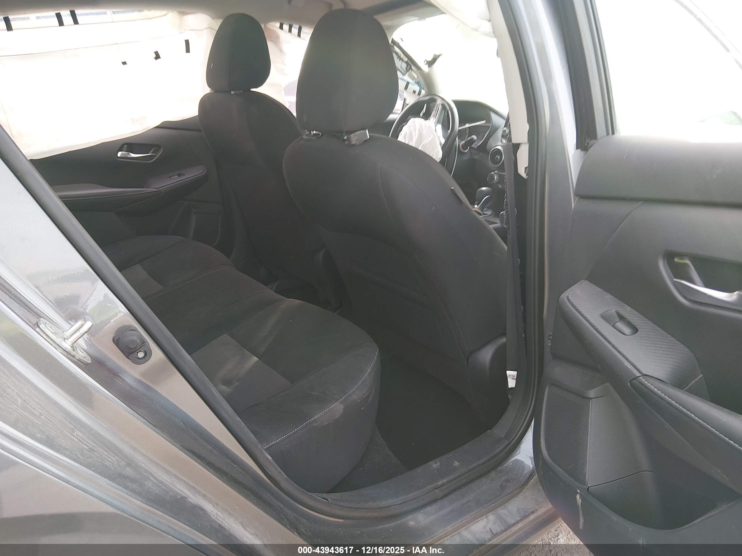 NISSAN SENTRA image 8
