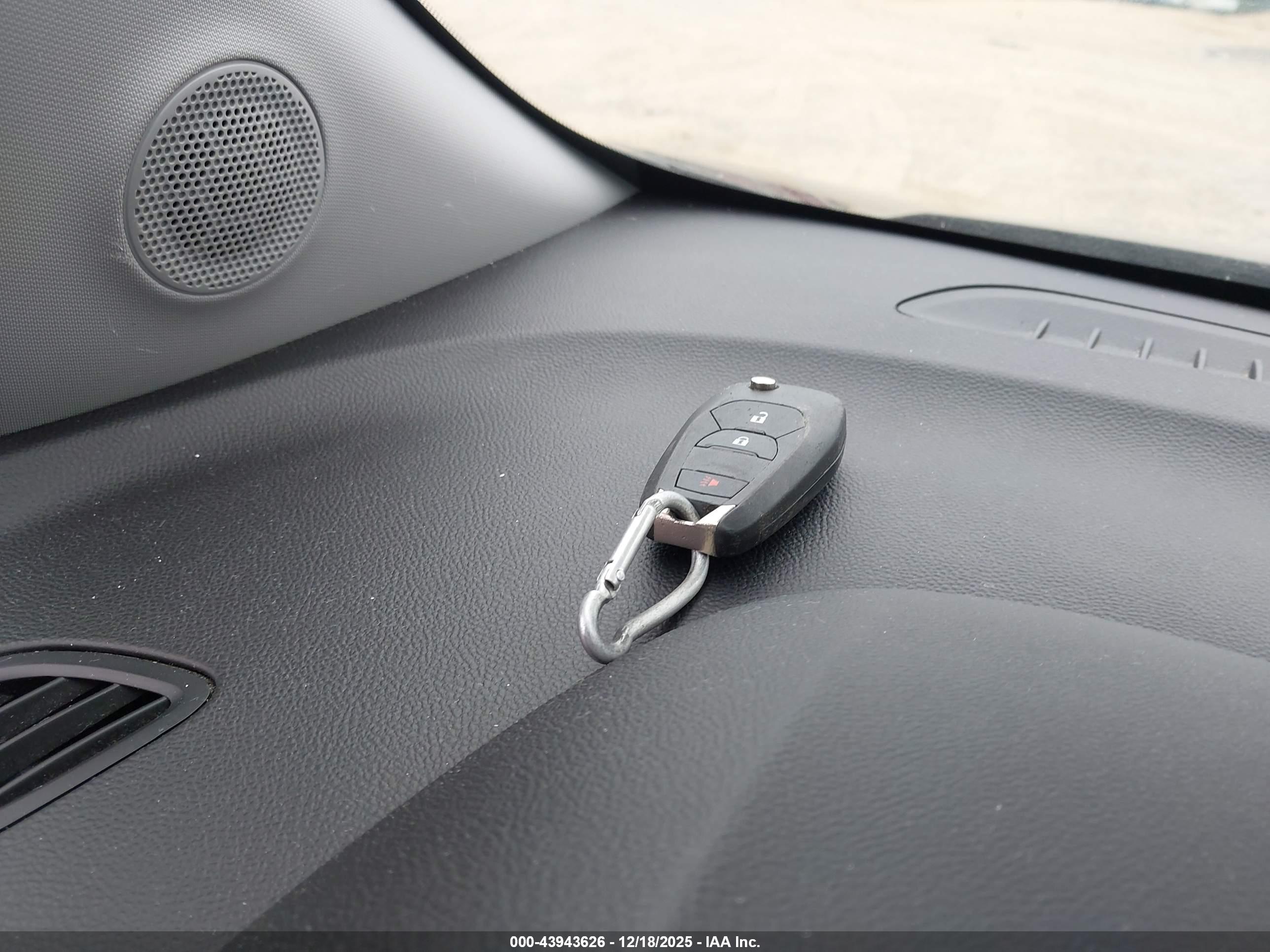 CHEVROLET TRAX image 11