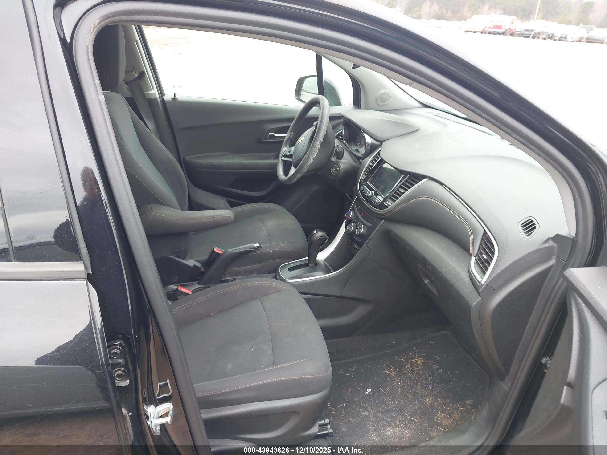 CHEVROLET TRAX image 5