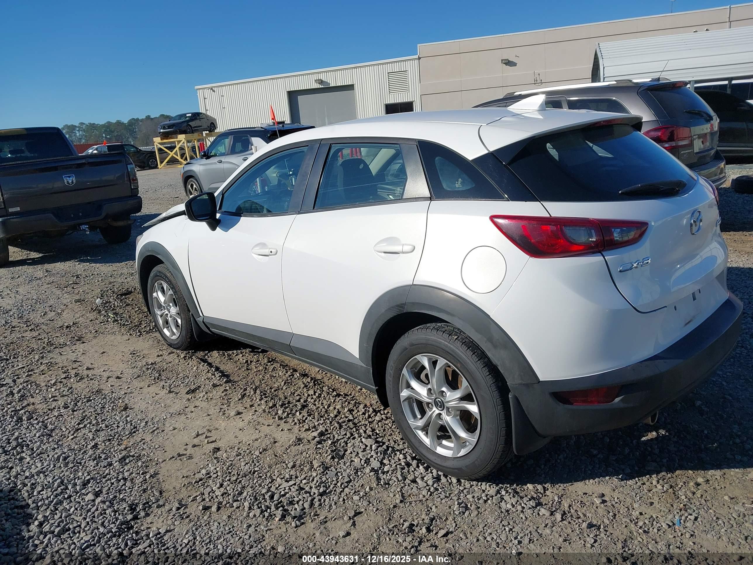 MAZDA CX-3 image 3