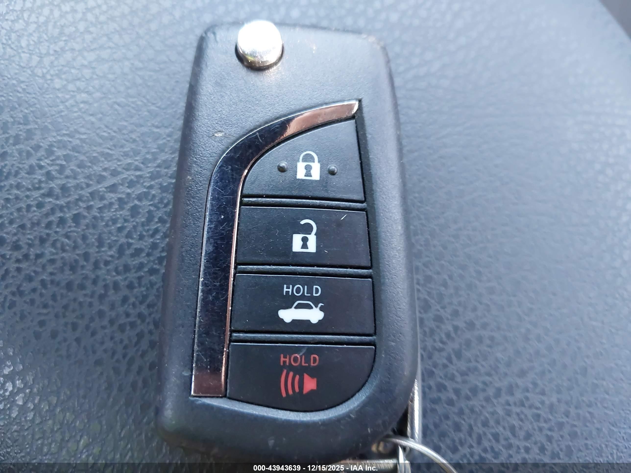 TOYOTA CAMRY image 11