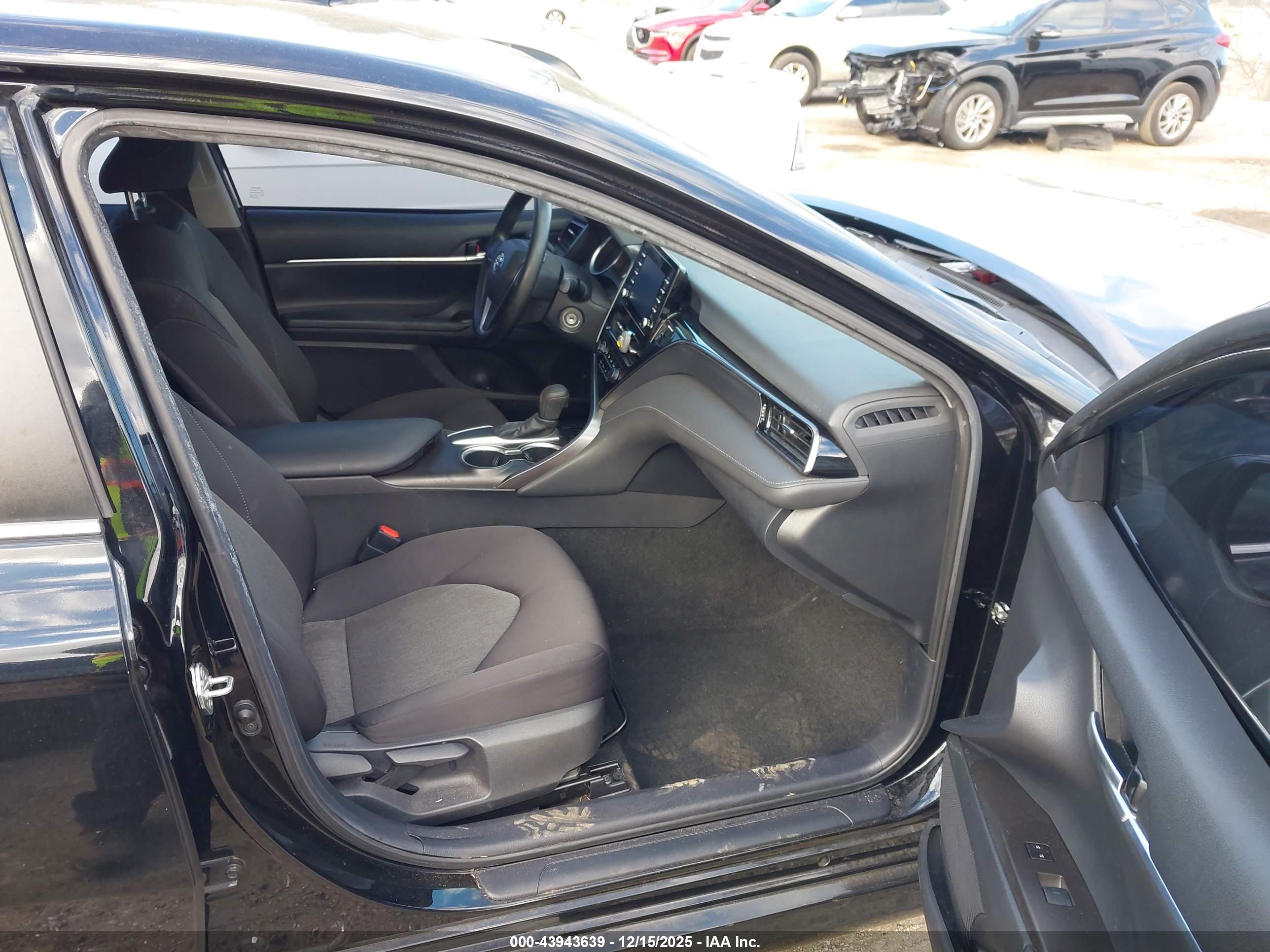 TOYOTA CAMRY image 5