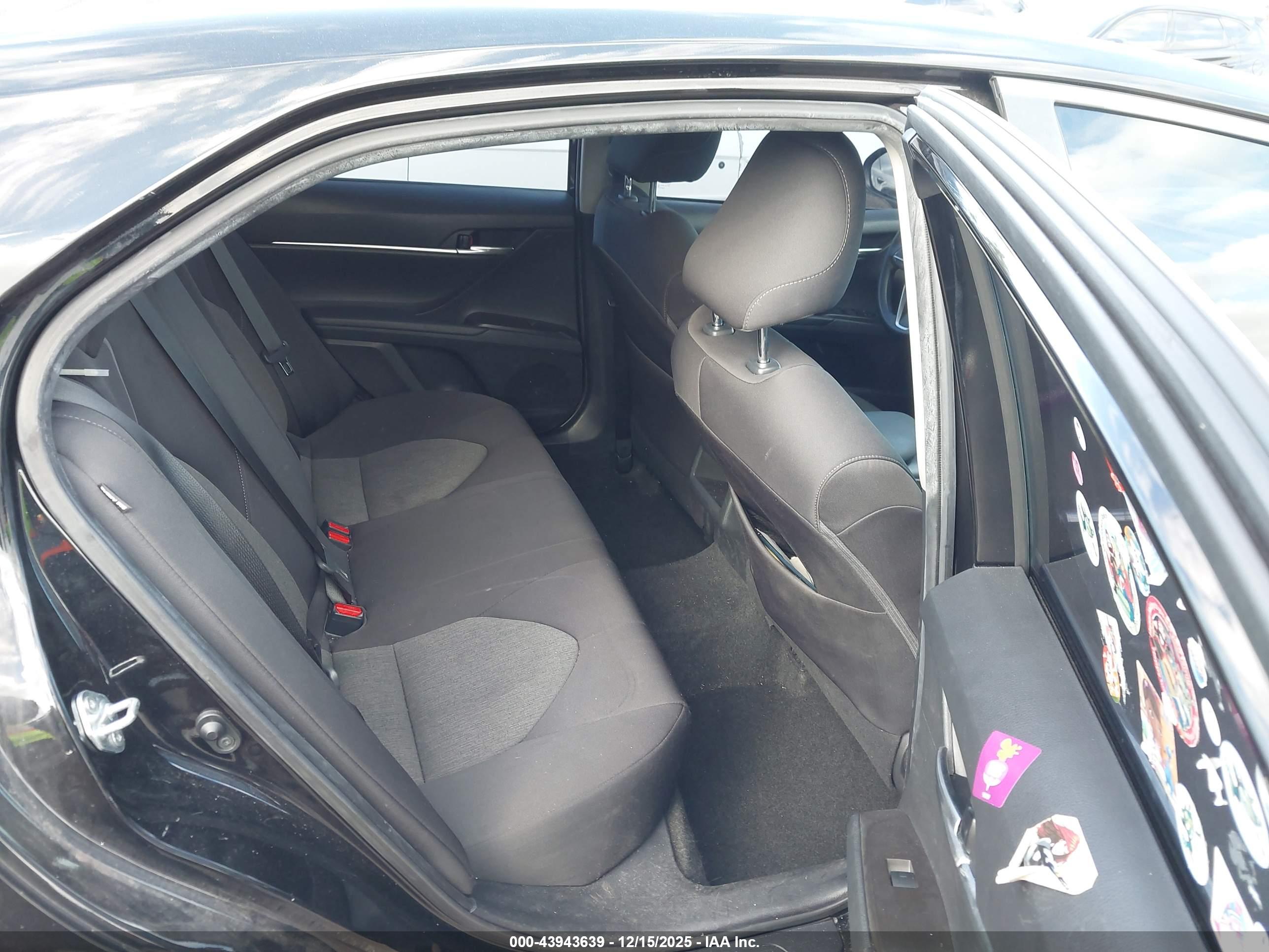 TOYOTA CAMRY image 8