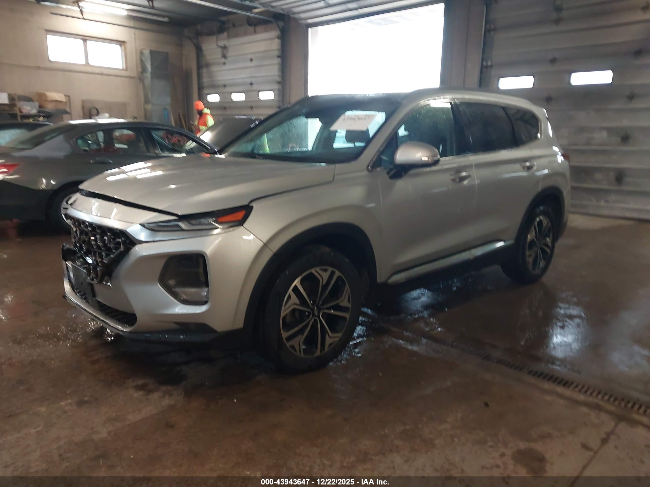 HYUNDAI SANTA image 2