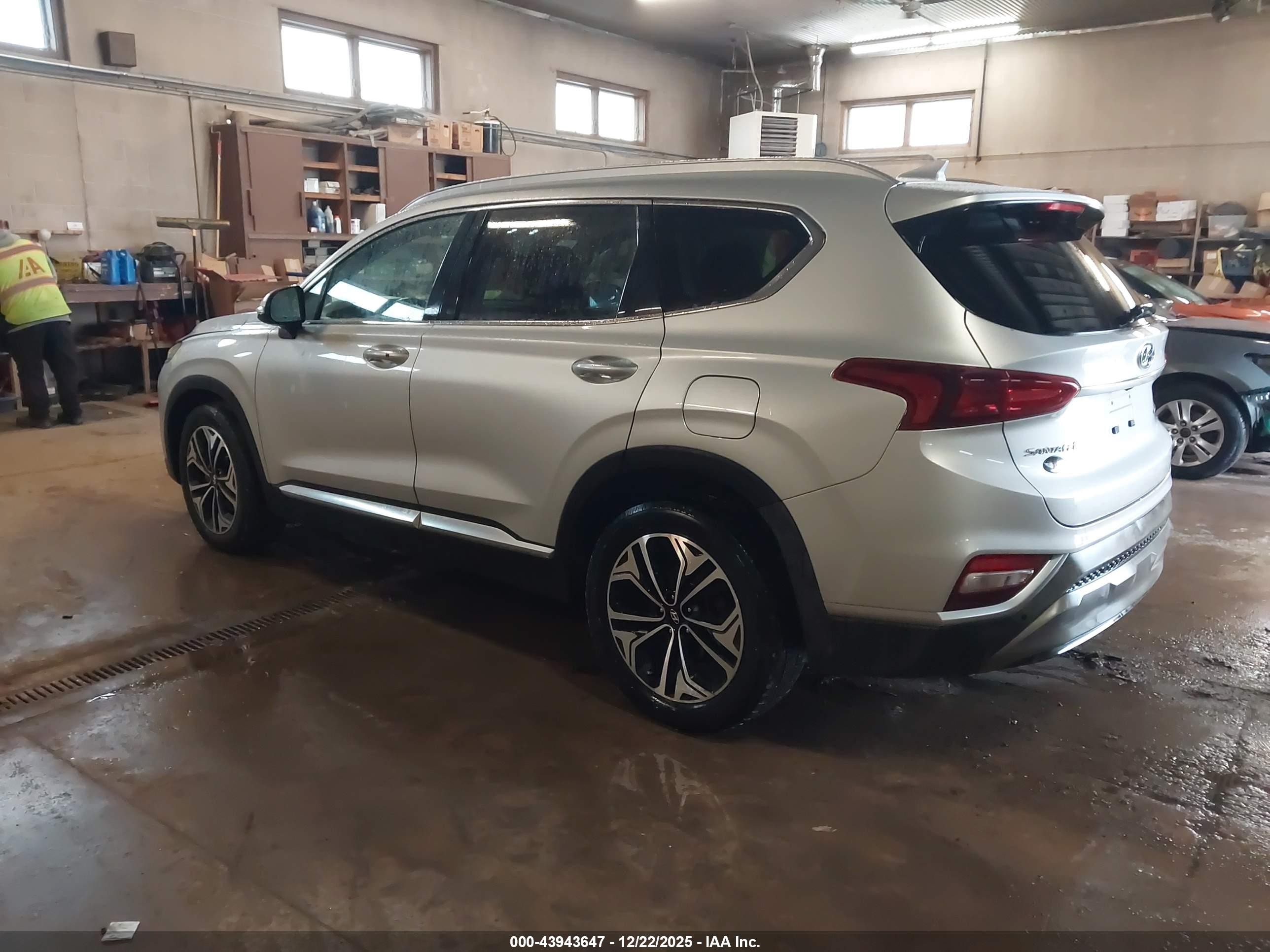 HYUNDAI SANTA image 3