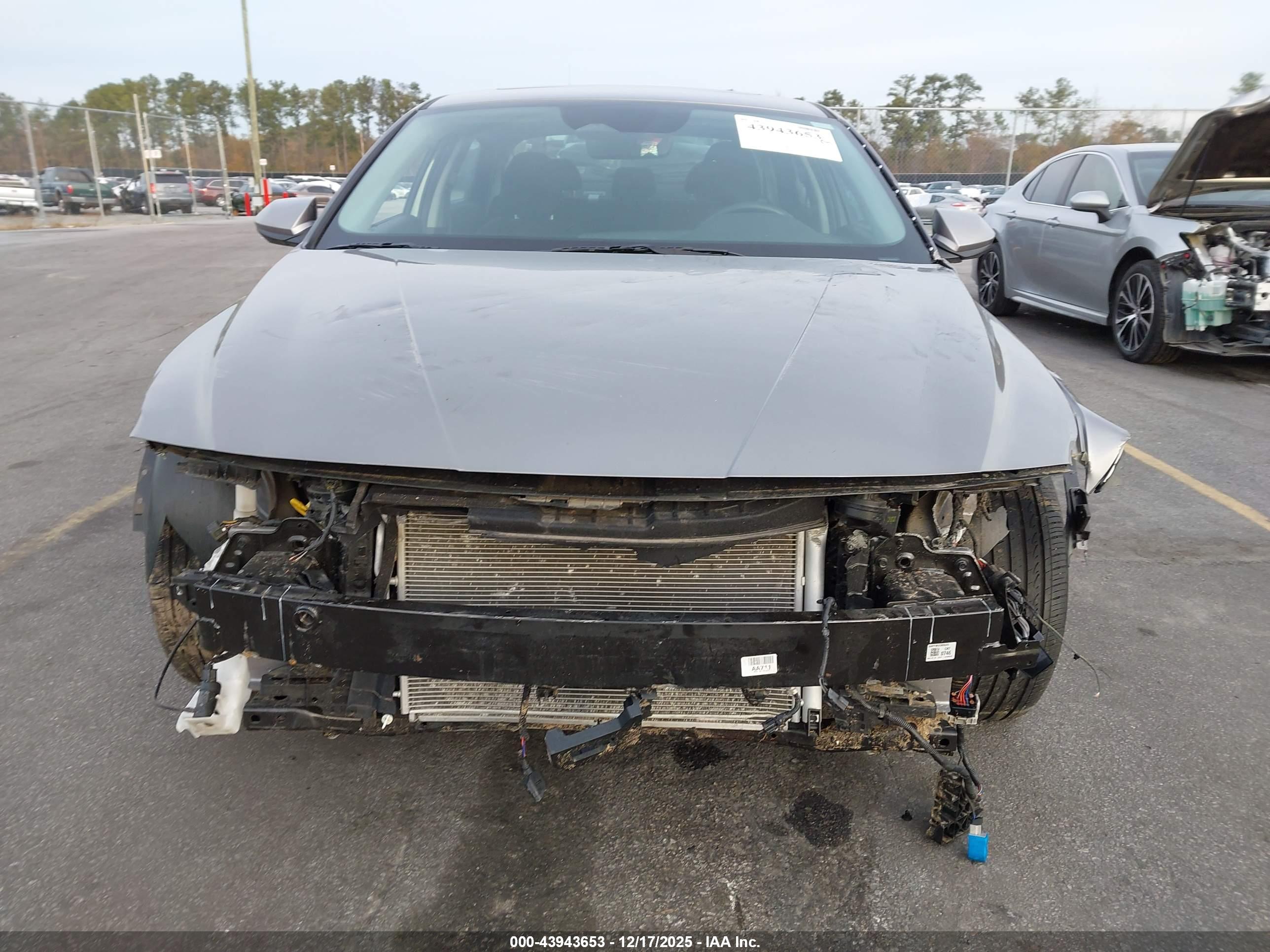 HYUNDAI ELANTRA image 6