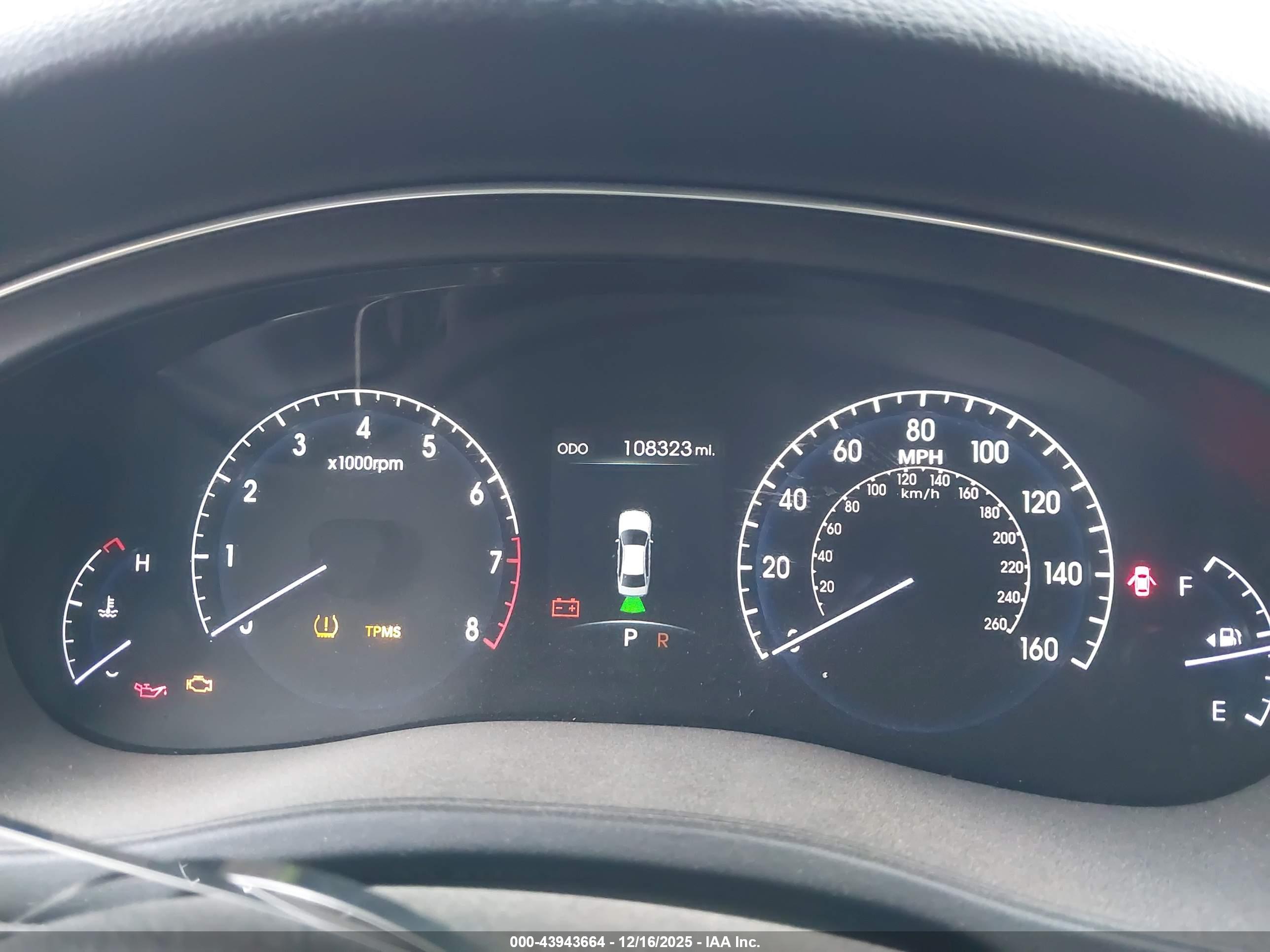 HYUNDAI GENESIS image 7