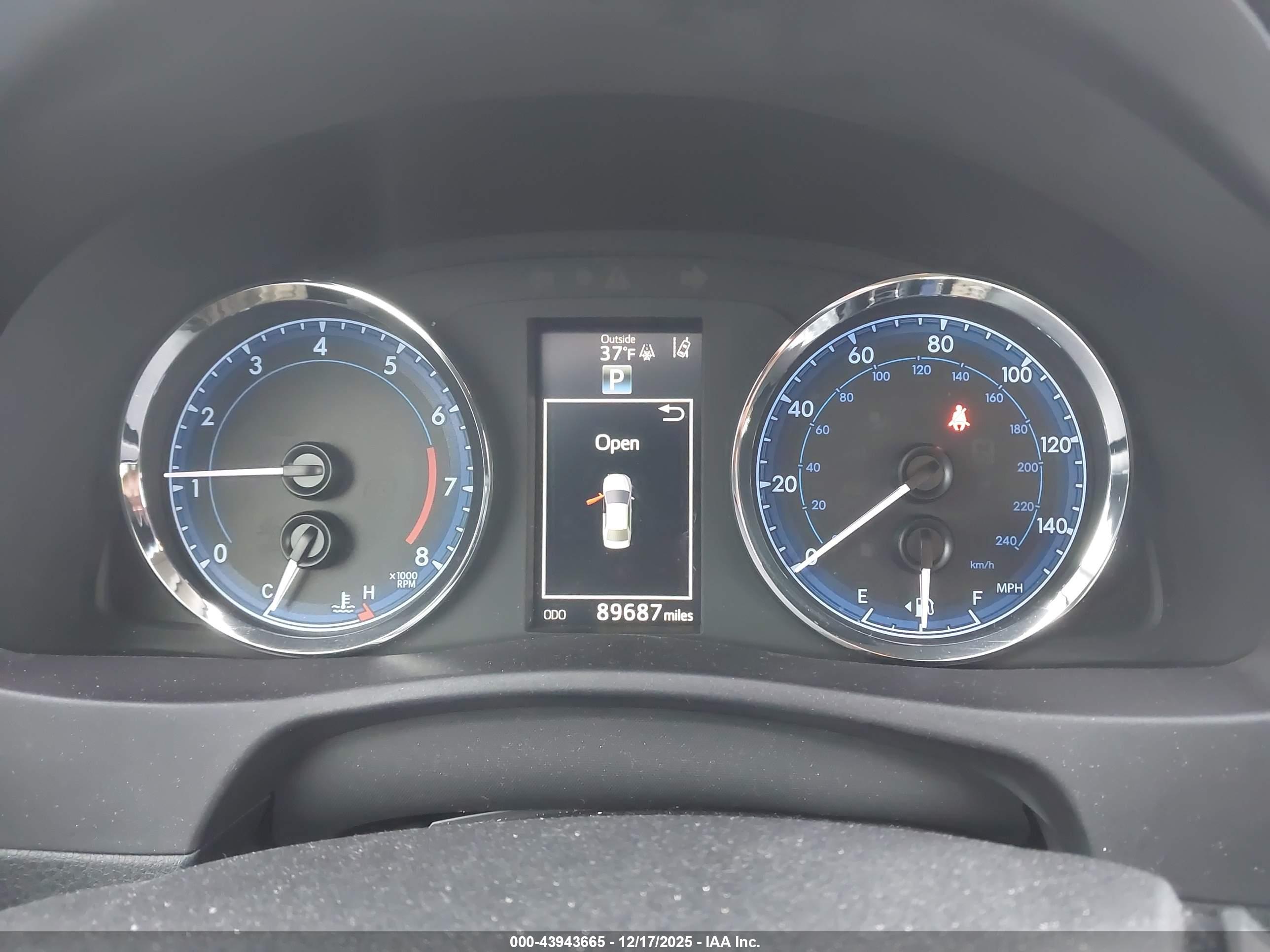 TOYOTA COROLLA image 7