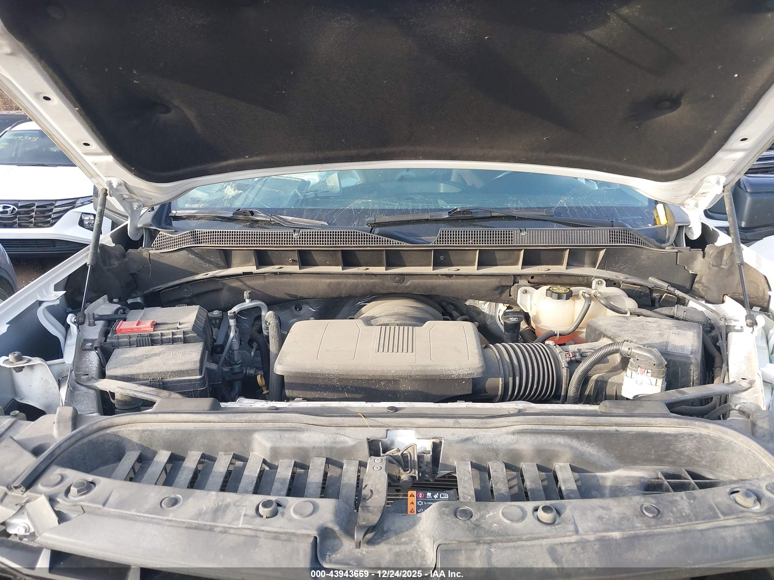 CHEVROLET SILVERADO image 10