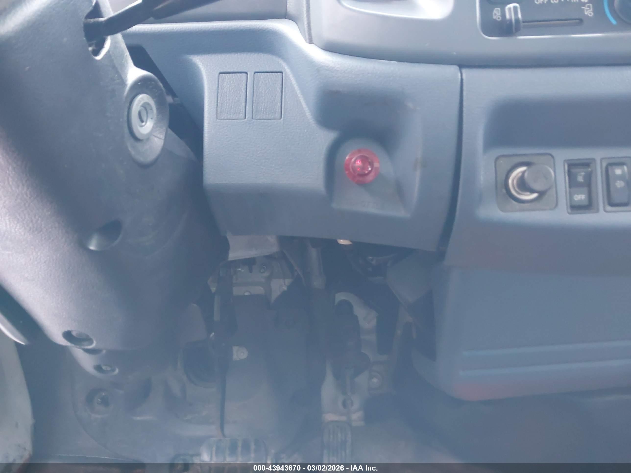HINO 258/268 image 11
