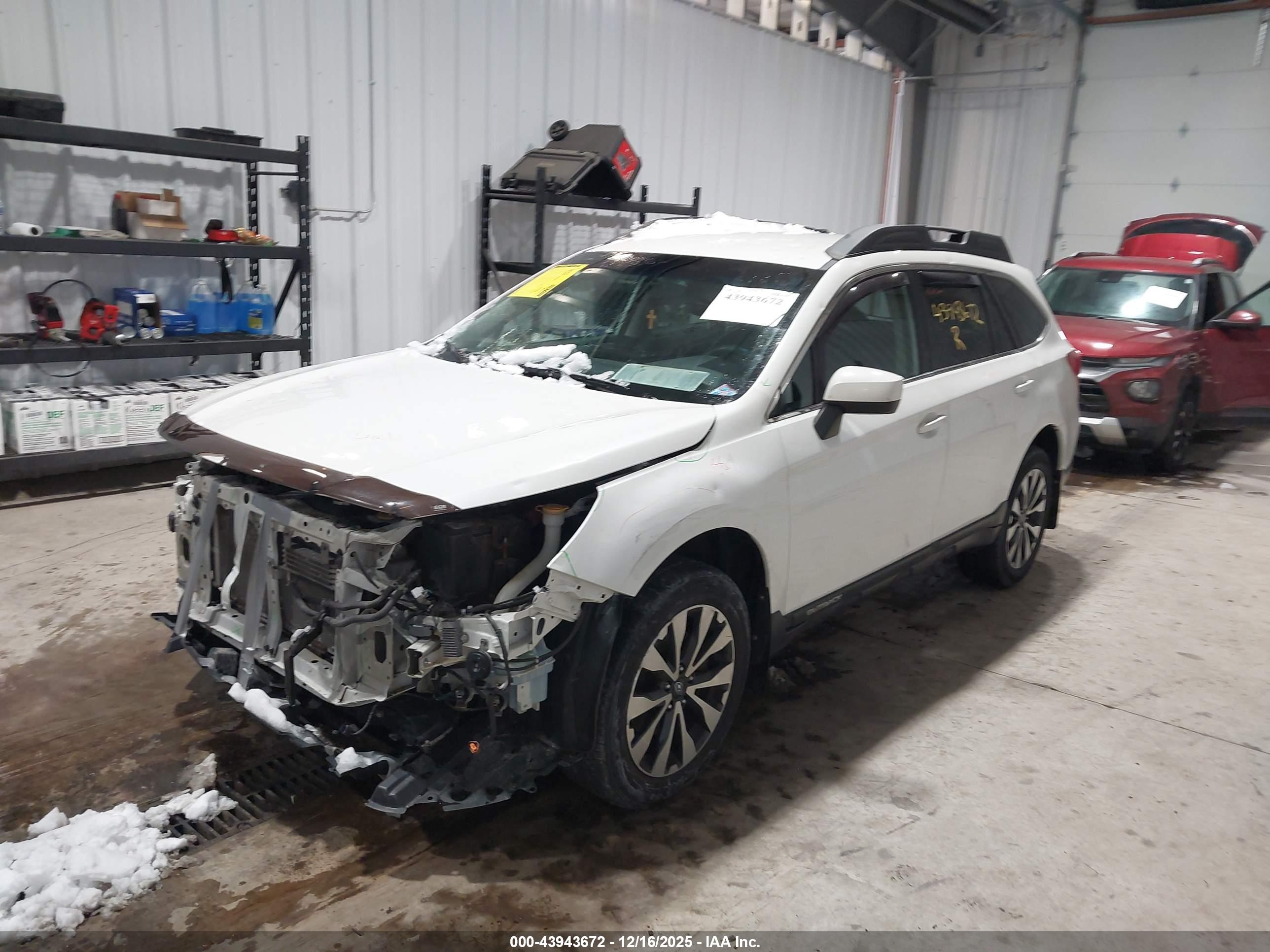 SUBARU OUTBACK image 2