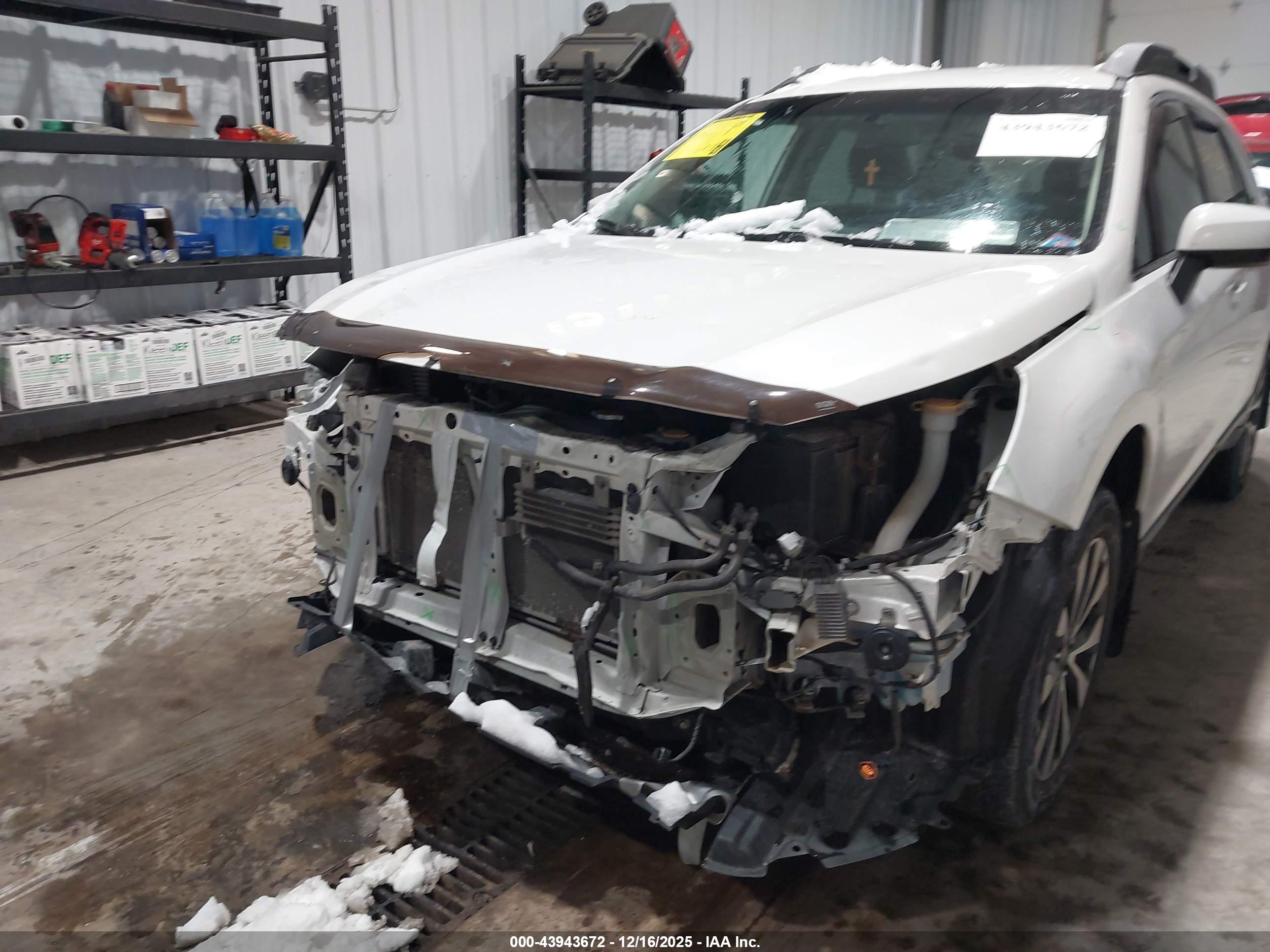 SUBARU OUTBACK image 6