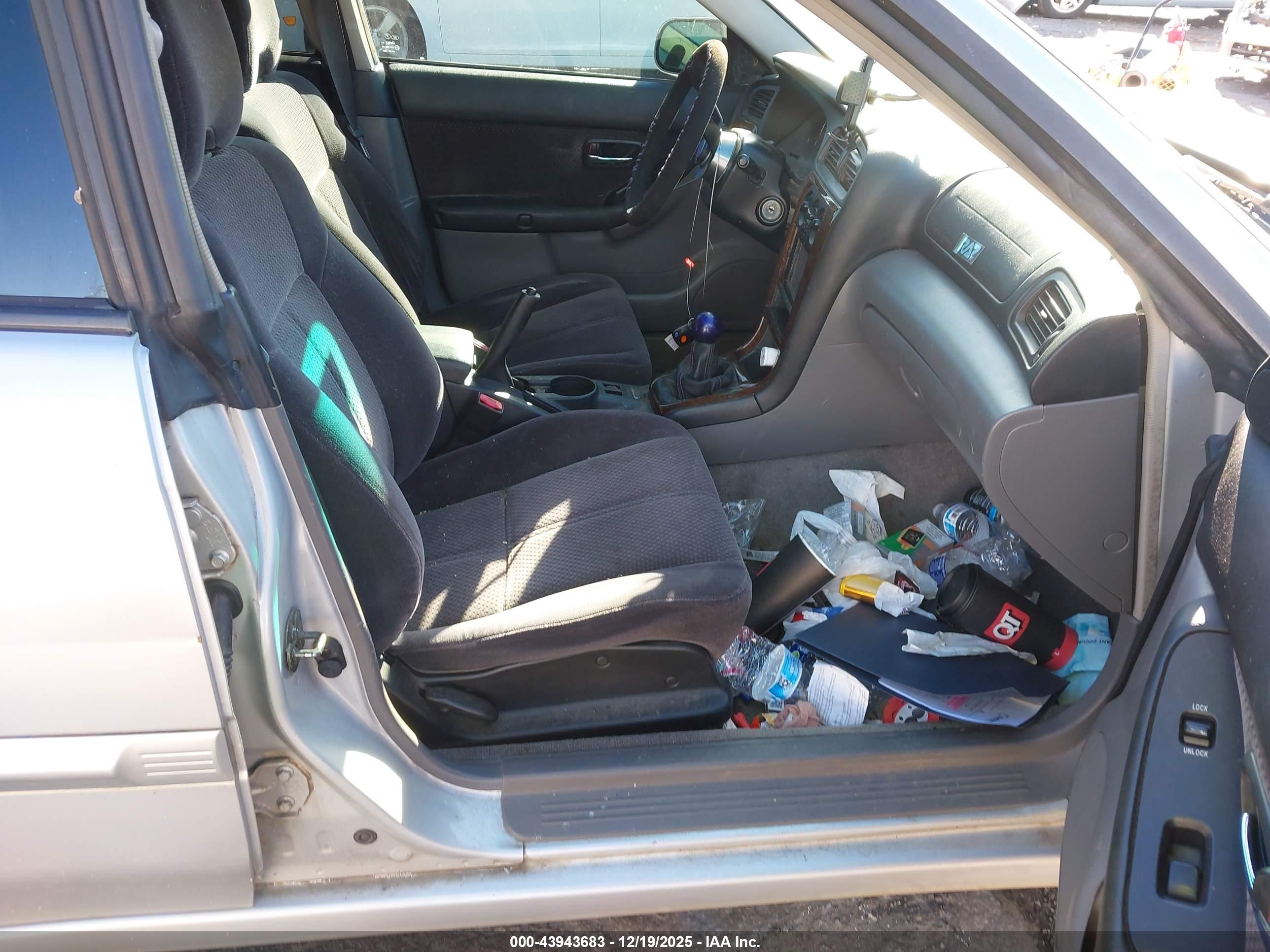 SUBARU LEGACY image 5